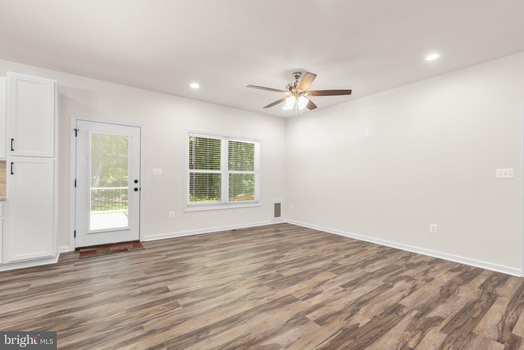 4301 CREIGHTON LN, SPOTSYLVANIA, Virginia 22551, 4 Bedrooms Bedrooms, ,3 BathroomsBathrooms,Residential,4301 CREIGHTON LN,VASP2032870 MLS # VASP2032870