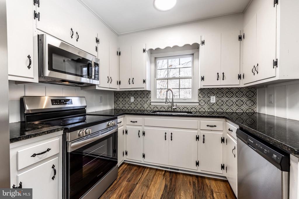 201 CHAD BERRY LN, SYRIA, Virginia 22743, 3 Bedrooms Bedrooms, ,2 BathroomsBathrooms,Residential,201 CHAD BERRY LN,VAMA2002214 MLS # VAMA2002214