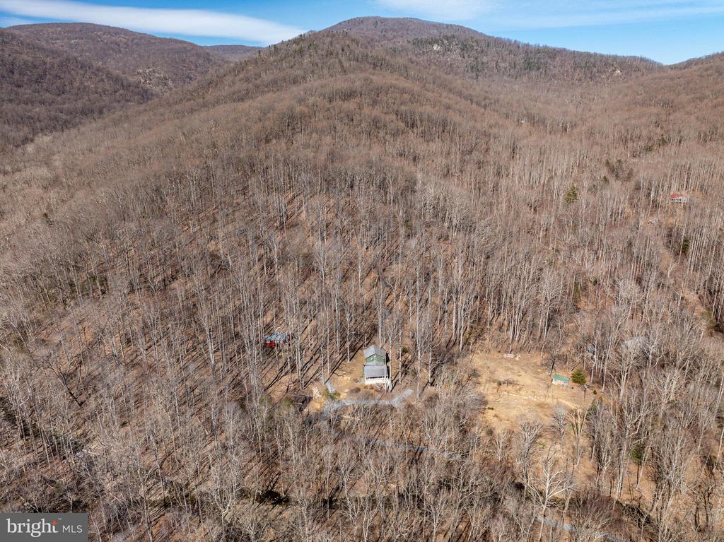 201 CHAD BERRY LN, SYRIA, Virginia 22743, 3 Bedrooms Bedrooms, ,2 BathroomsBathrooms,Residential,201 CHAD BERRY LN,VAMA2002214 MLS # VAMA2002214