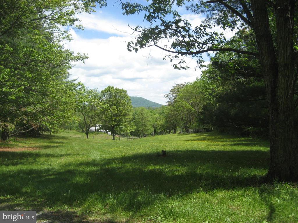 5625 KEYSER RD, HUME, Virginia, 3 Bedrooms Bedrooms, ,1 BathroomBathrooms,Residential,5625 KEYSER RD,VAFQ2016522 MLS # VAFQ2016522