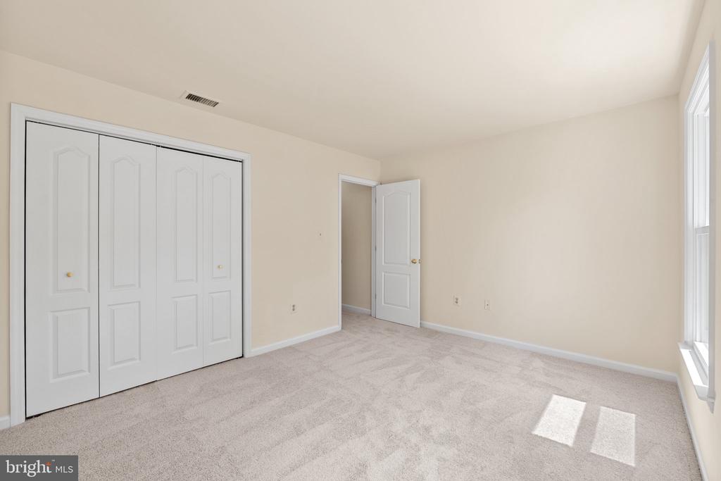 5015 BROOKSHIRE CT E, FREDERICKSBURG, Virginia 22408, 4 Bedrooms Bedrooms, ,2 BathroomsBathrooms,Residential,5015 BROOKSHIRE CT E,VASP2032662 MLS # VASP2032662