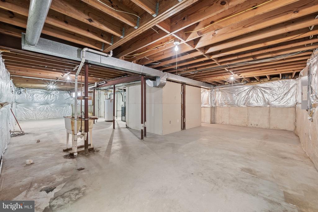 5015 BROOKSHIRE CT E, FREDERICKSBURG, Virginia 22408, 4 Bedrooms Bedrooms, ,2 BathroomsBathrooms,Residential,5015 BROOKSHIRE CT E,VASP2032662 MLS # VASP2032662