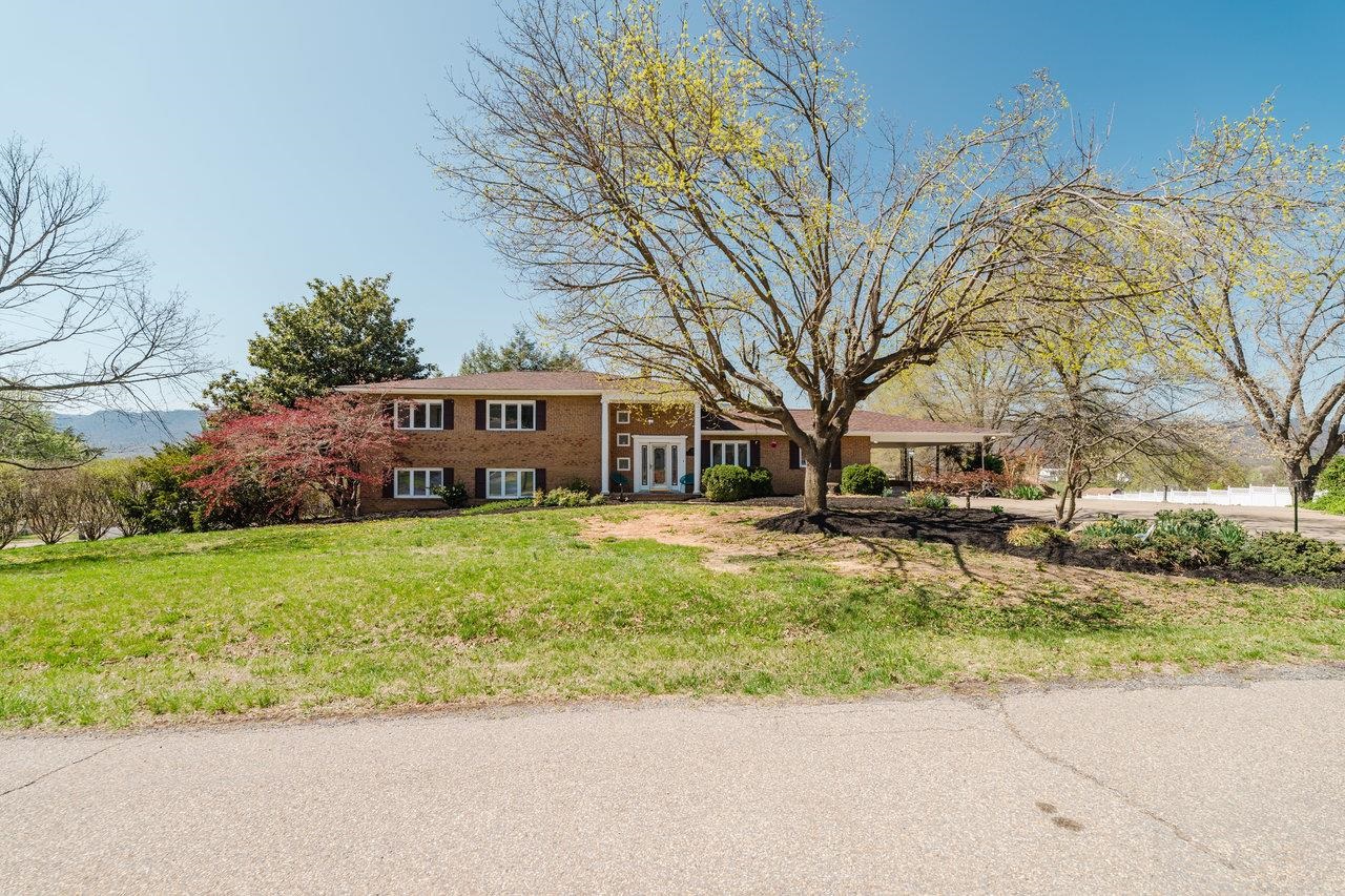 115 GREGORY ST, SHENANDOAH, Virginia 22849, 3 Bedrooms Bedrooms, ,3 BathroomsBathrooms,Residential,115 GREGORY ST,663275 MLS # 663275