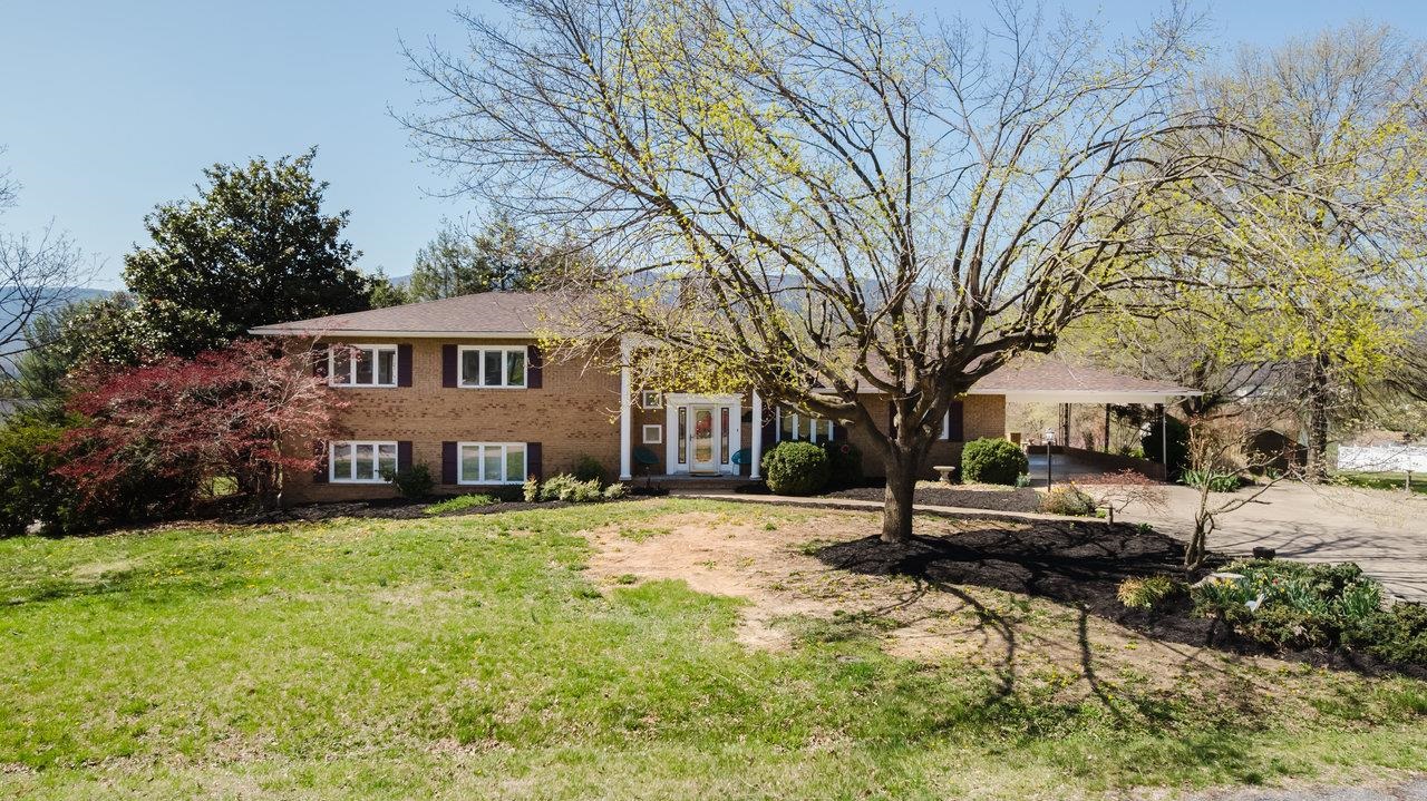 115 GREGORY ST, SHENANDOAH, Virginia 22849, 3 Bedrooms Bedrooms, ,3 BathroomsBathrooms,Residential,115 GREGORY ST,663275 MLS # 663275