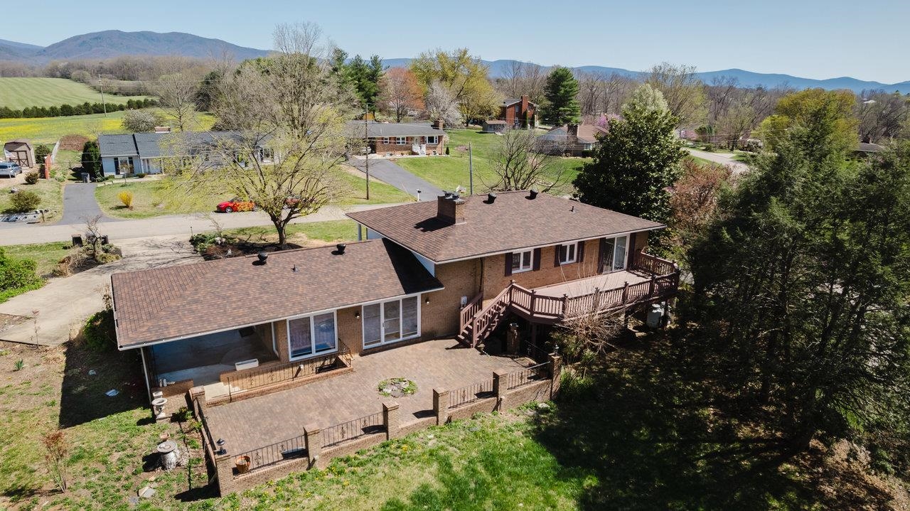 115 GREGORY ST, SHENANDOAH, Virginia 22849, 3 Bedrooms Bedrooms, ,3 BathroomsBathrooms,Residential,115 GREGORY ST,663275 MLS # 663275