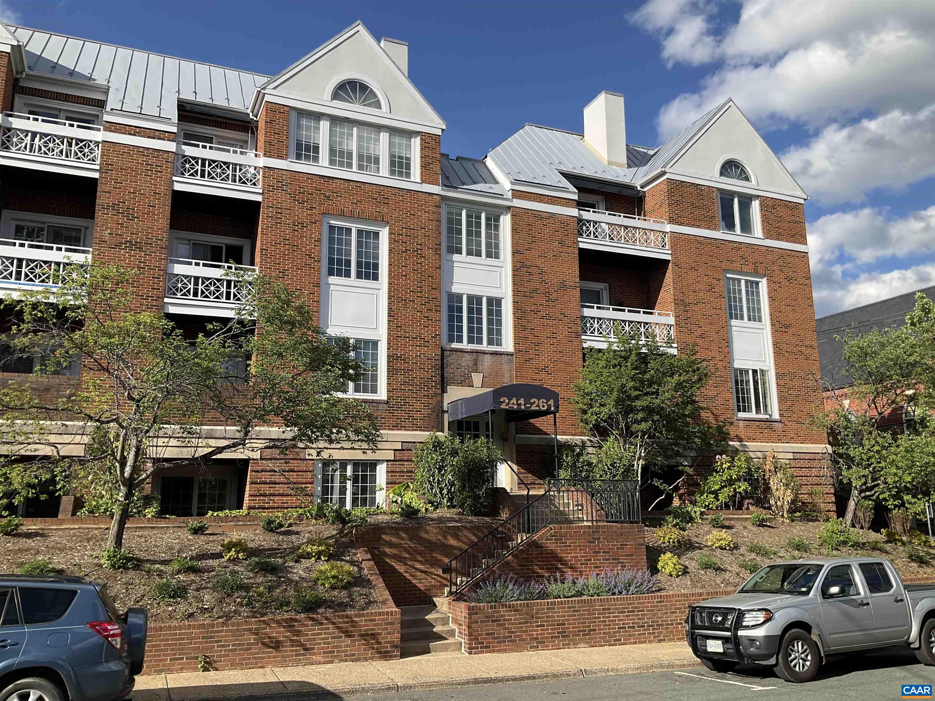 253 EAST JEFFERSON ST, CHARLOTTESVILLE, Virginia 22902, 2 Bedrooms Bedrooms, ,2 BathroomsBathrooms,Residential,253 EAST JEFFERSON ST,663998 MLS # 663998