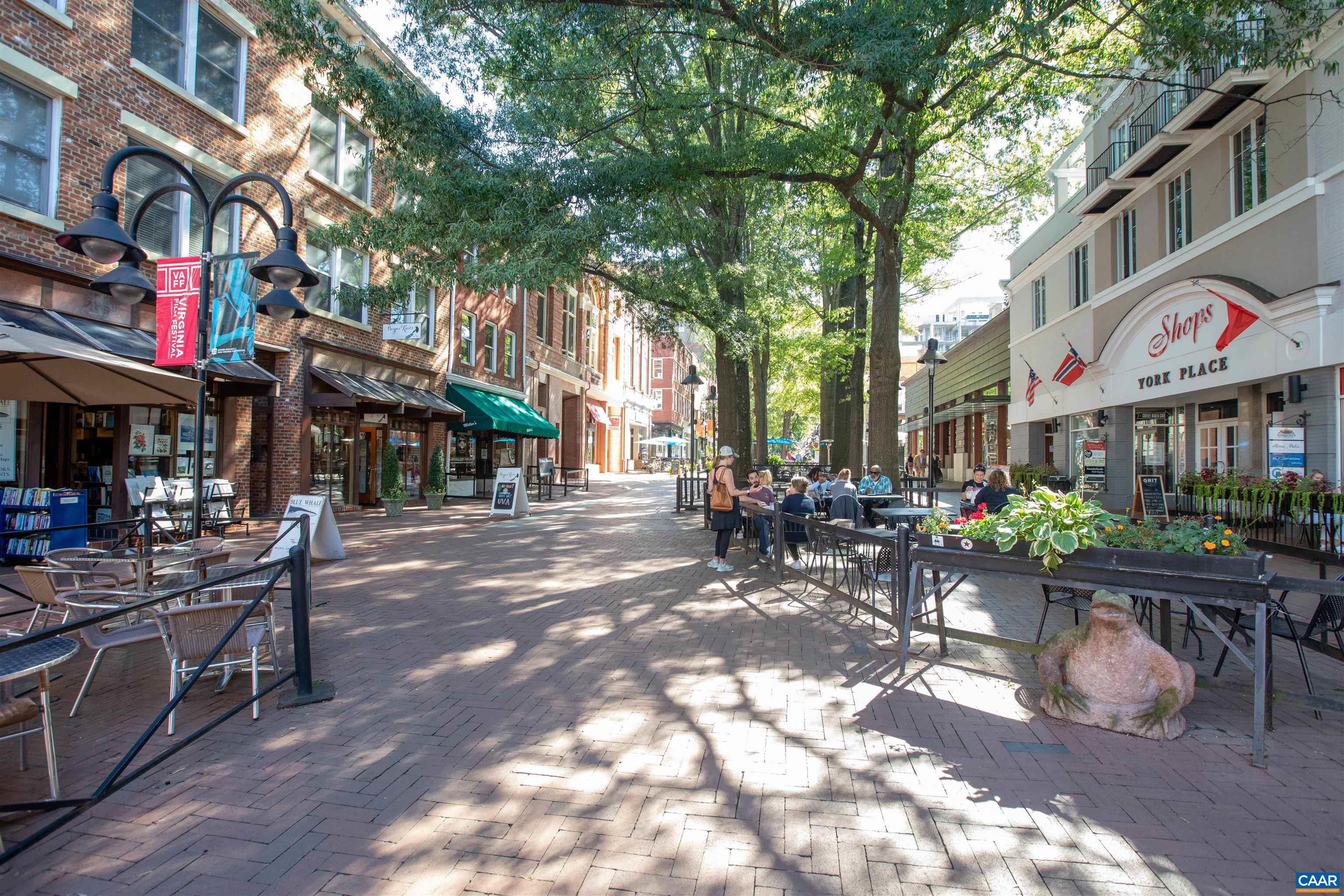253 EAST JEFFERSON ST, CHARLOTTESVILLE, Virginia 22902, 2 Bedrooms Bedrooms, ,2 BathroomsBathrooms,Residential,253 EAST JEFFERSON ST,663998 MLS # 663998