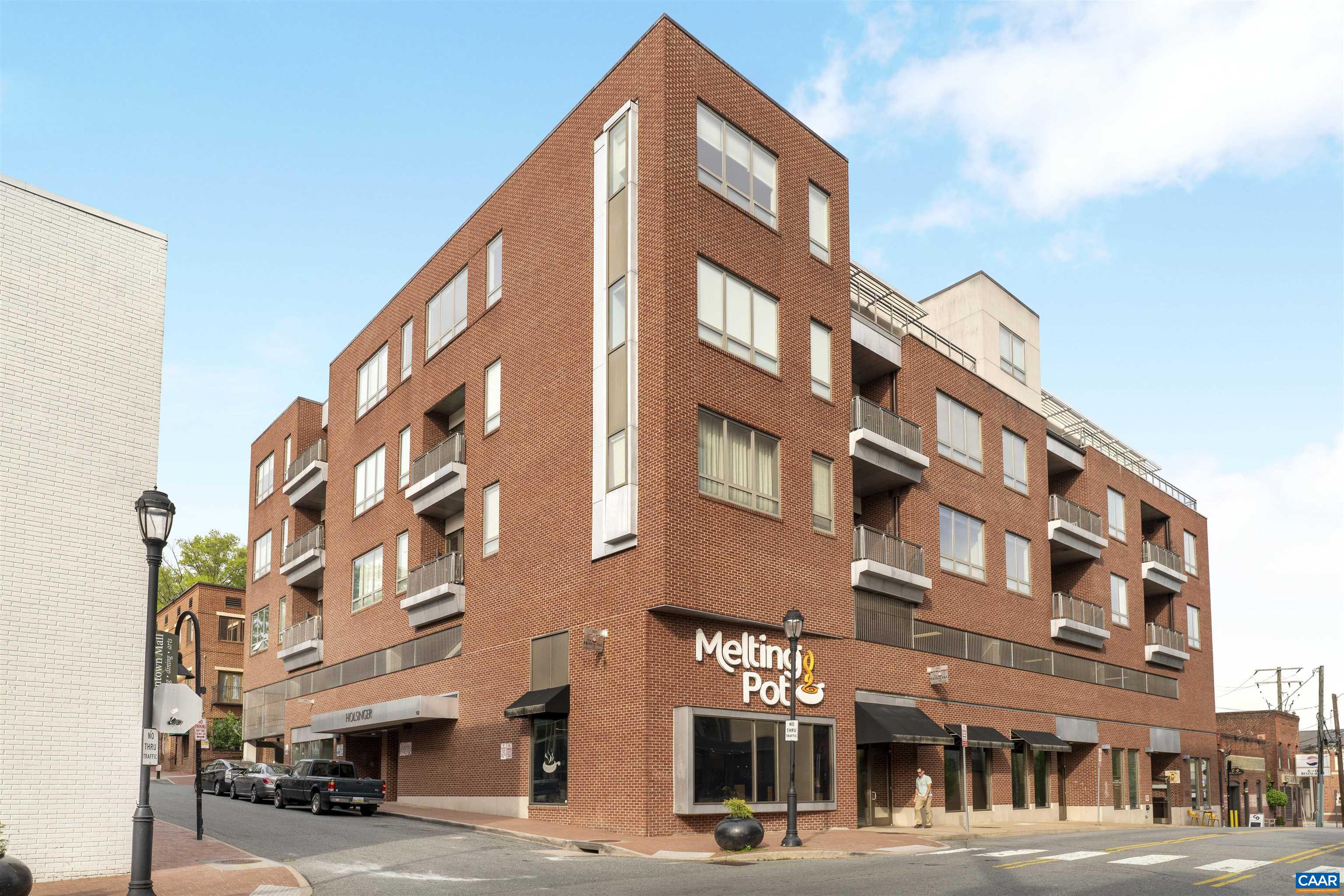 112 SE 5TH ST, CHARLOTTESVILLE, Virginia 22902, 2 Bedrooms Bedrooms, ,2 BathroomsBathrooms,Residential,HOLSINGER PENTHOUSE,112 SE 5TH ST,664121 MLS # 664121