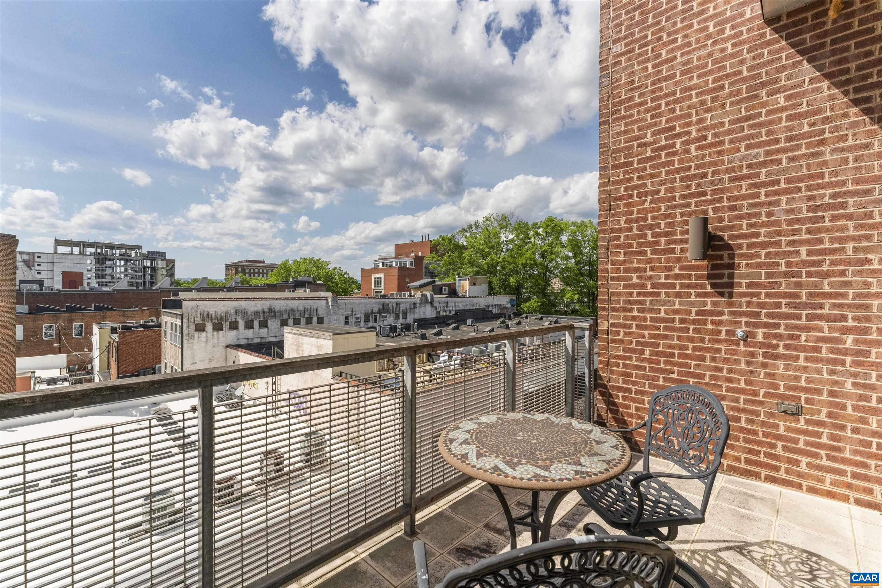 112 SE 5TH ST, CHARLOTTESVILLE, Virginia 22902, 2 Bedrooms Bedrooms, ,2 BathroomsBathrooms,Residential,HOLSINGER PENTHOUSE,112 SE 5TH ST,664121 MLS # 664121