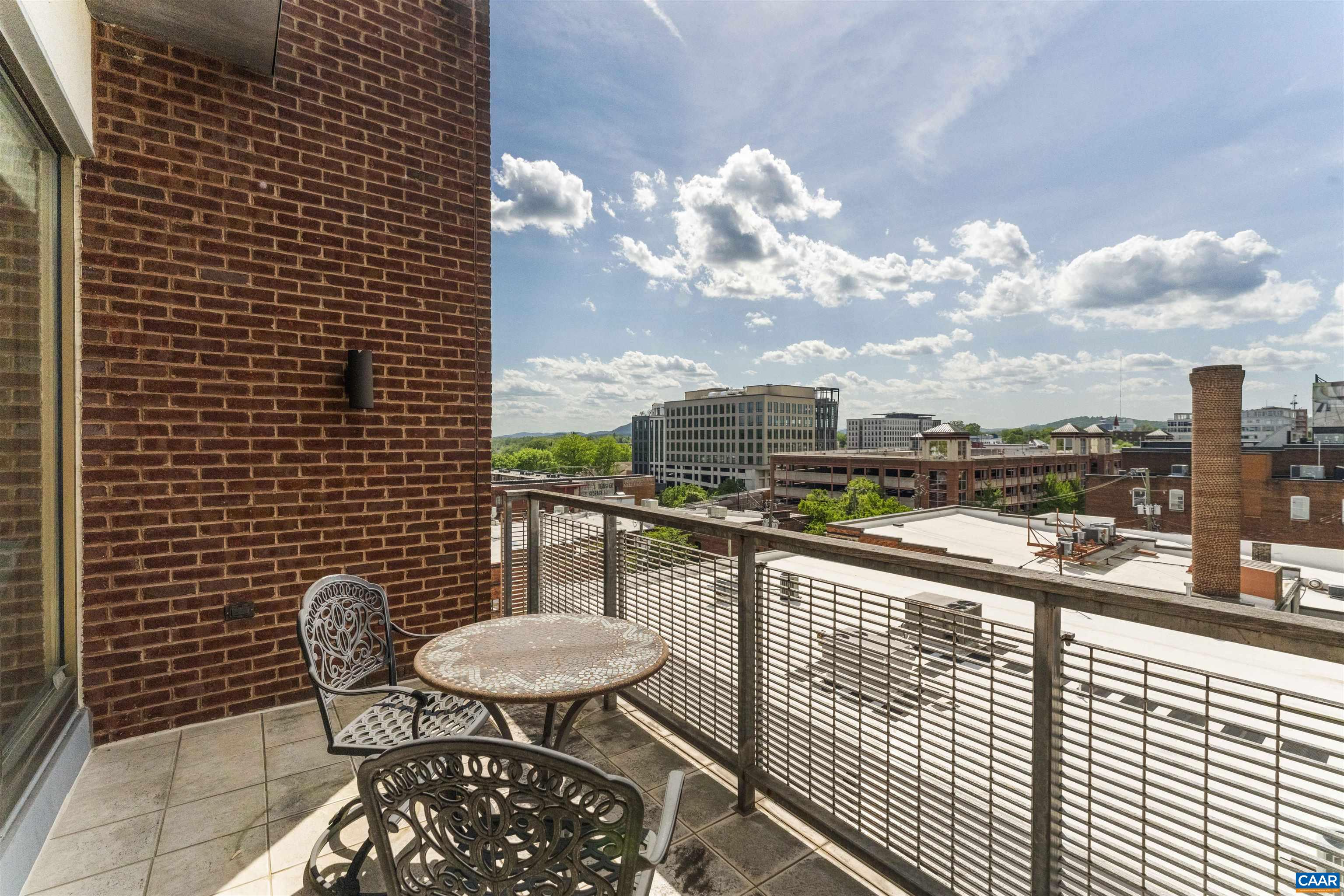 112 SE 5TH ST, CHARLOTTESVILLE, Virginia 22902, 2 Bedrooms Bedrooms, ,2 BathroomsBathrooms,Residential,HOLSINGER PENTHOUSE,112 SE 5TH ST,664121 MLS # 664121