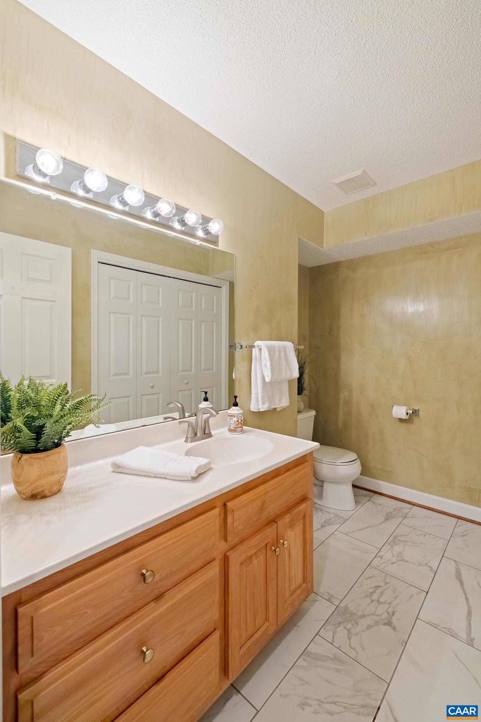 17 HICKORY NUT LN, STAUNTON, Virginia 24401, 3 Bedrooms Bedrooms, ,2 BathroomsBathrooms,Residential,17 HICKORY NUT LN,664199 MLS # 664199