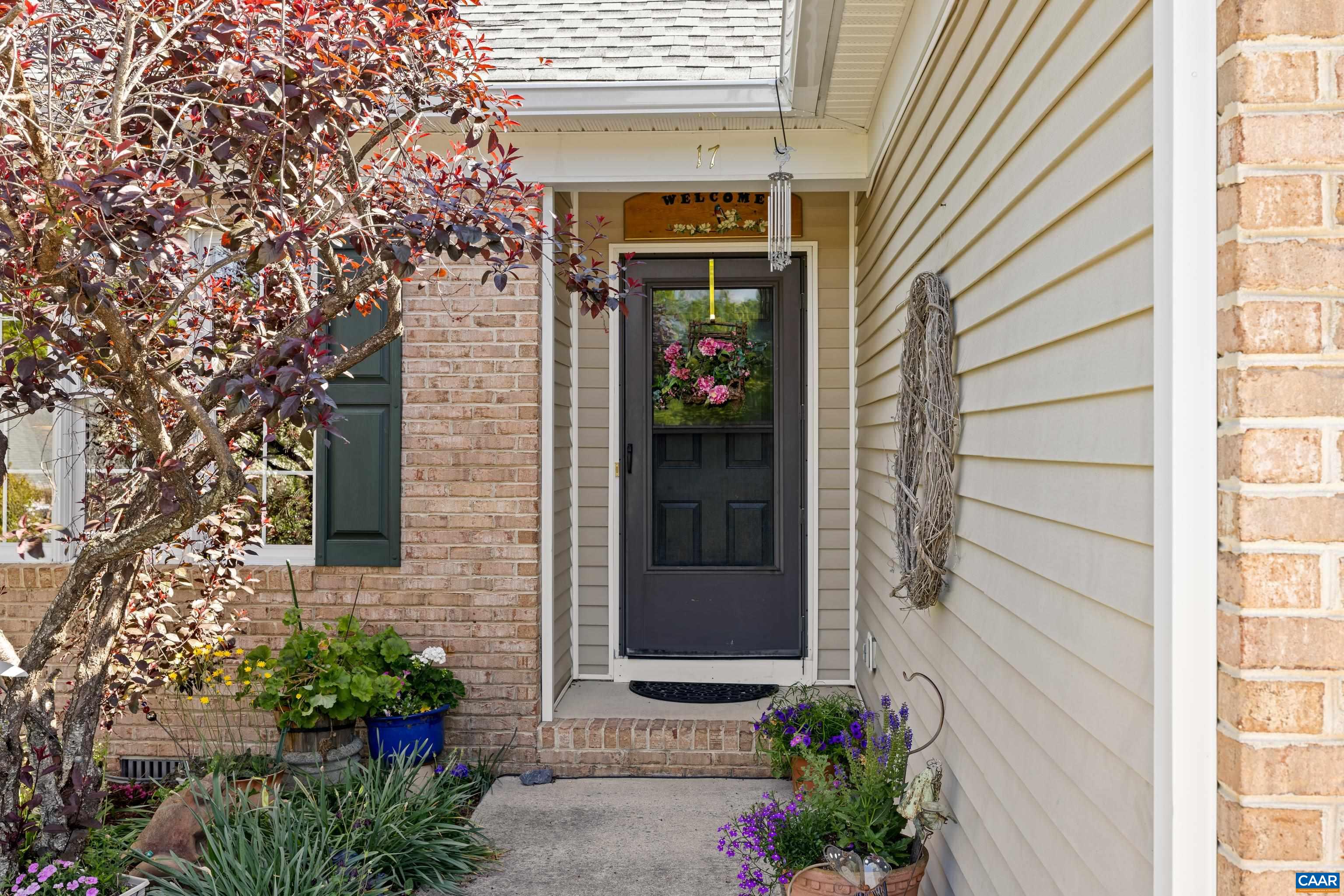 17 HICKORY NUT LN, STAUNTON, Virginia 24401, 3 Bedrooms Bedrooms, ,2 BathroomsBathrooms,Residential,17 HICKORY NUT LN,664199 MLS # 664199