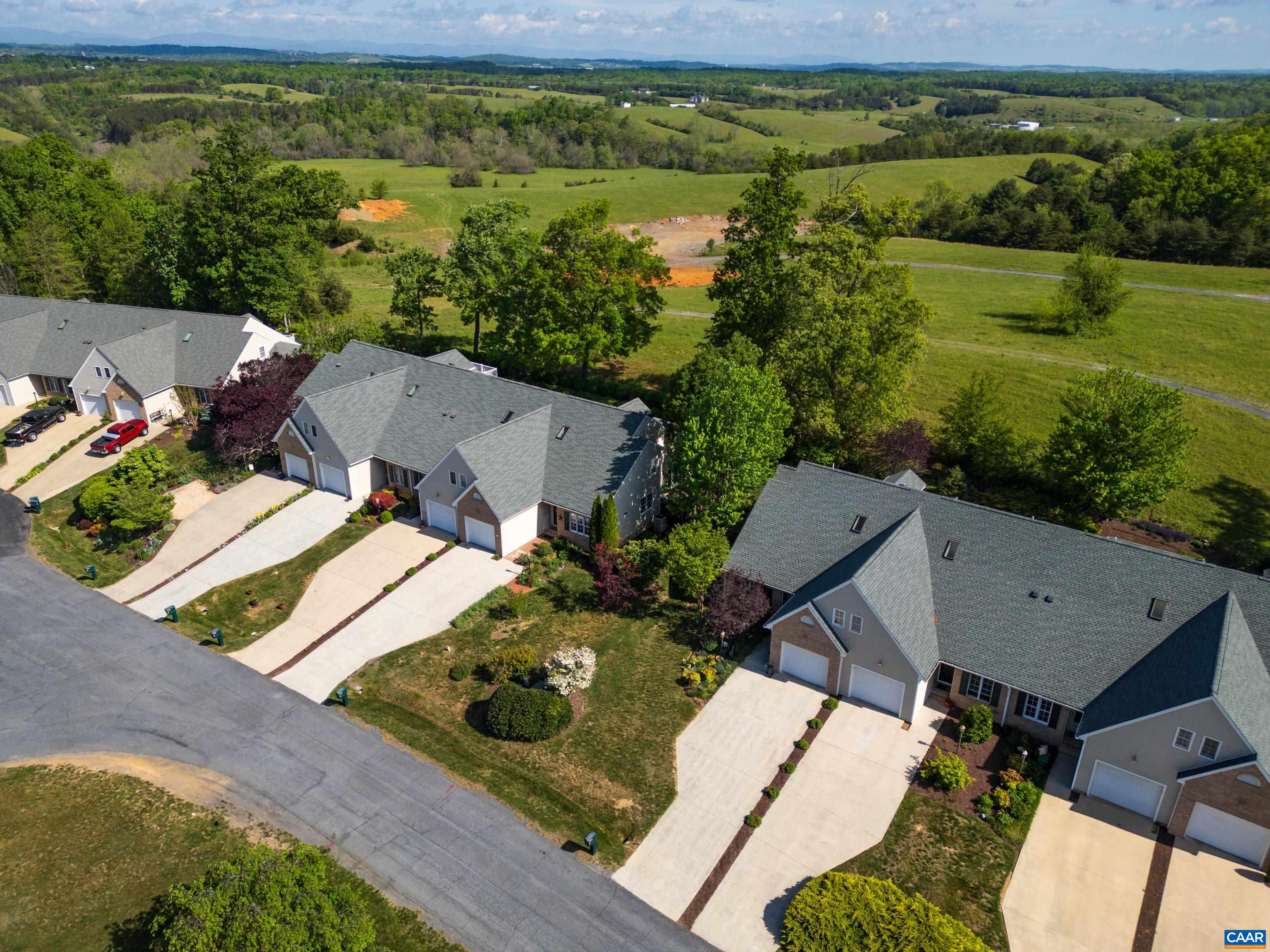 17 HICKORY NUT LN, STAUNTON, Virginia 24401, 3 Bedrooms Bedrooms, ,2 BathroomsBathrooms,Residential,17 HICKORY NUT LN,664199 MLS # 664199