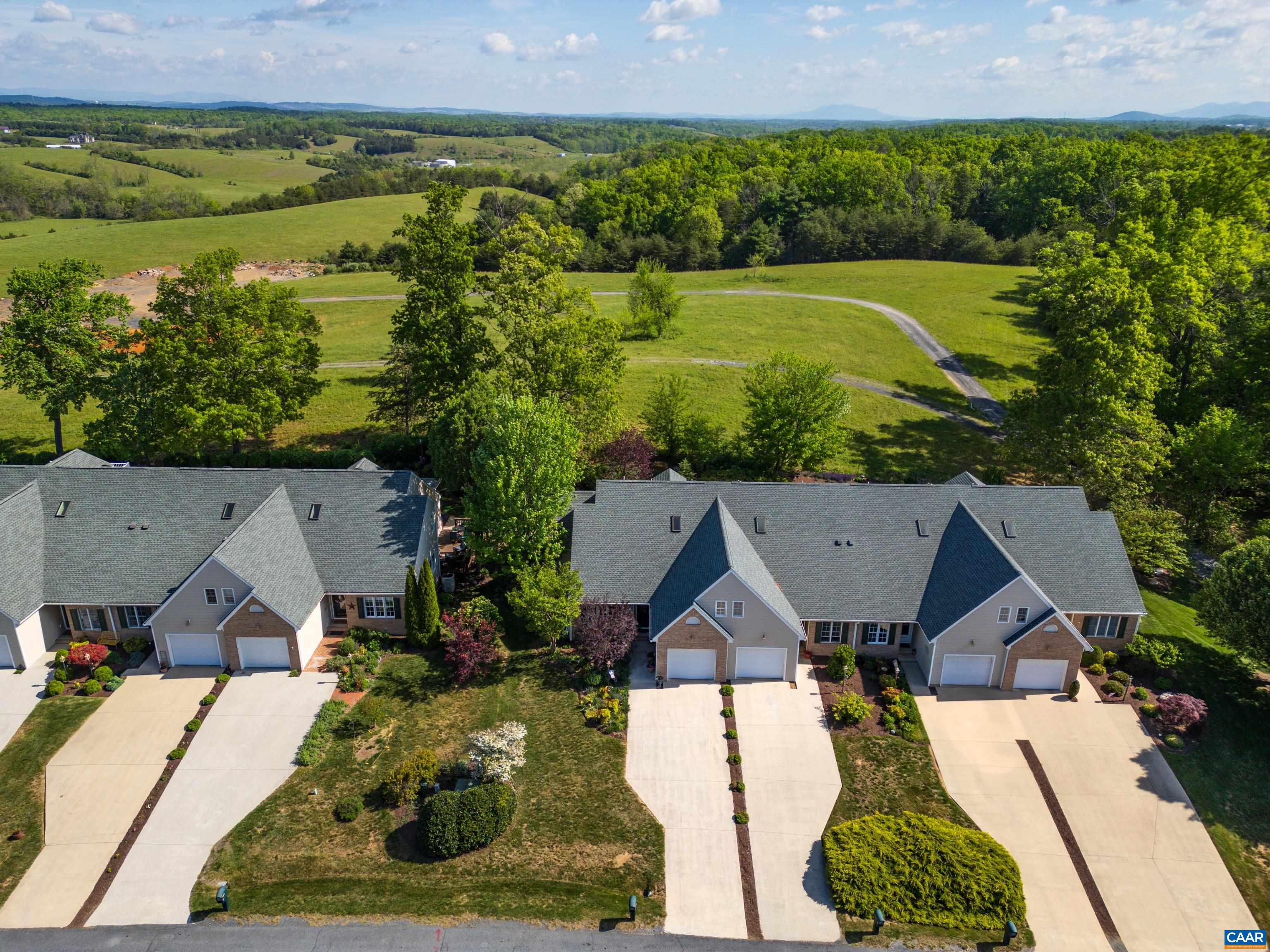 17 HICKORY NUT LN, STAUNTON, Virginia 24401, 3 Bedrooms Bedrooms, ,2 BathroomsBathrooms,Residential,17 HICKORY NUT LN,664199 MLS # 664199