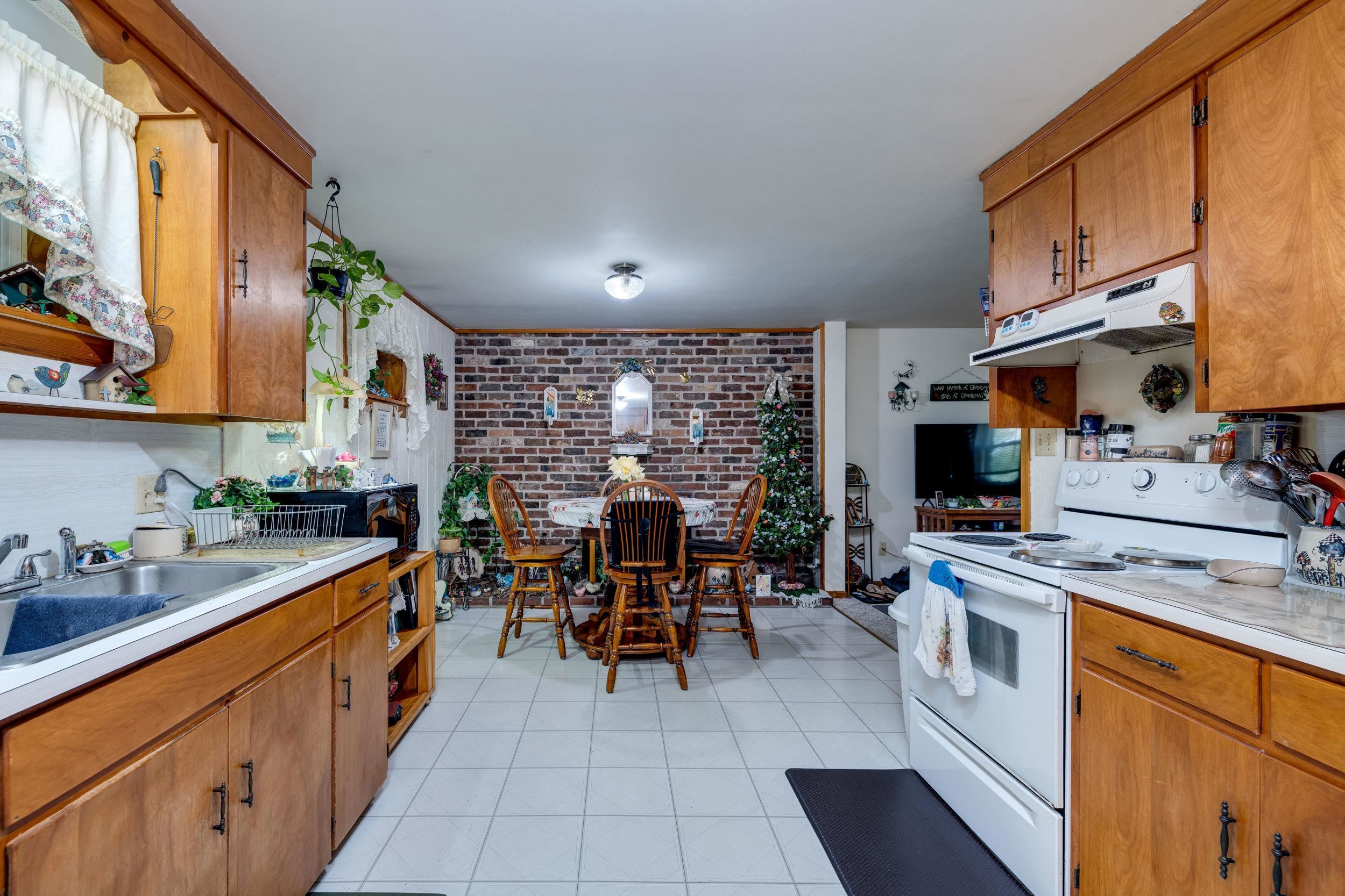 1161 LINCOLNSHIRE DR, ROCKINGHAM, Virginia 22802, 5 Bedrooms Bedrooms, ,3 BathroomsBathrooms,Residential,1161 LINCOLNSHIRE DR,664234 MLS # 664234