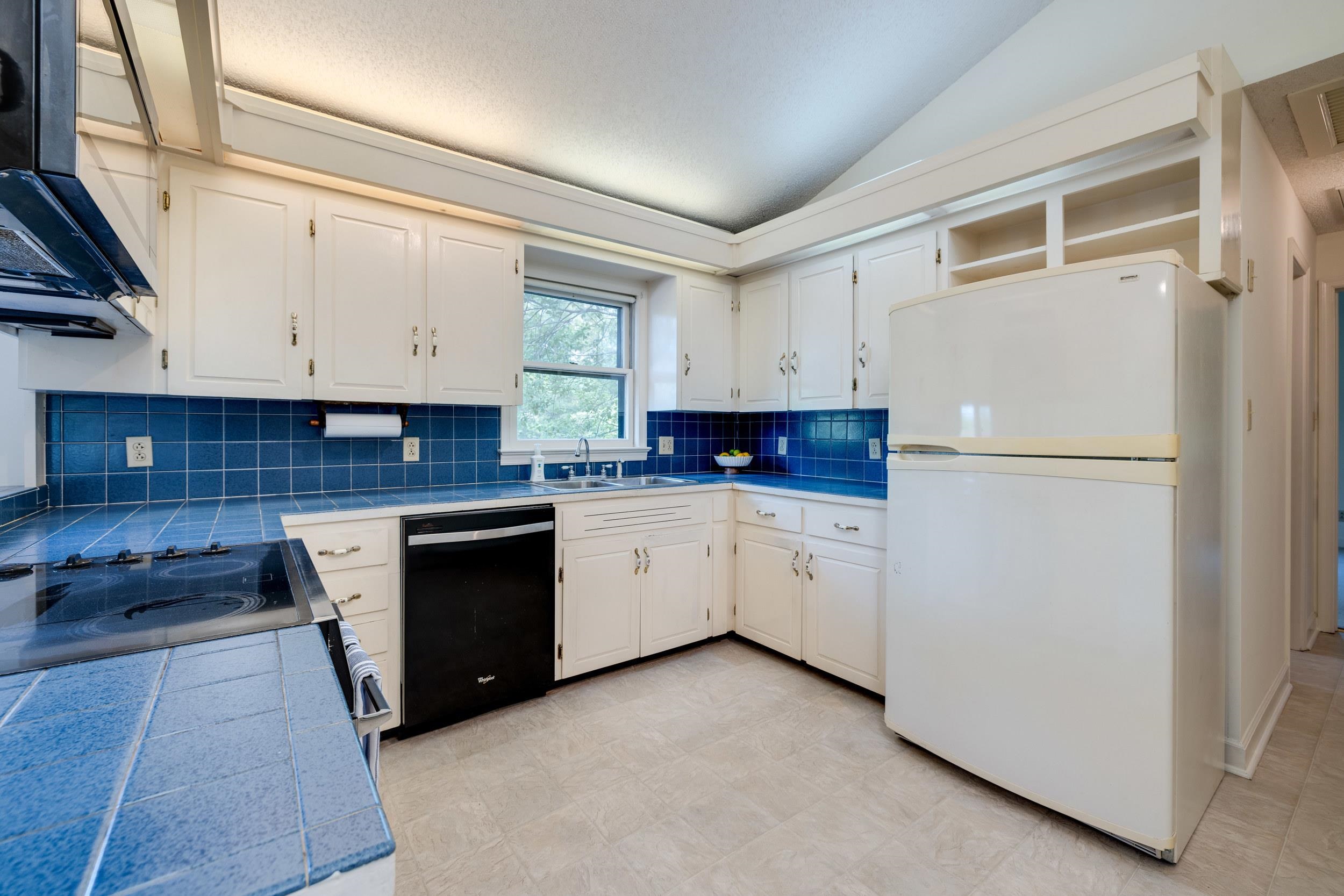 1161 LINCOLNSHIRE DR, ROCKINGHAM, Virginia 22802, 5 Bedrooms Bedrooms, ,3 BathroomsBathrooms,Residential,1161 LINCOLNSHIRE DR,664234 MLS # 664234