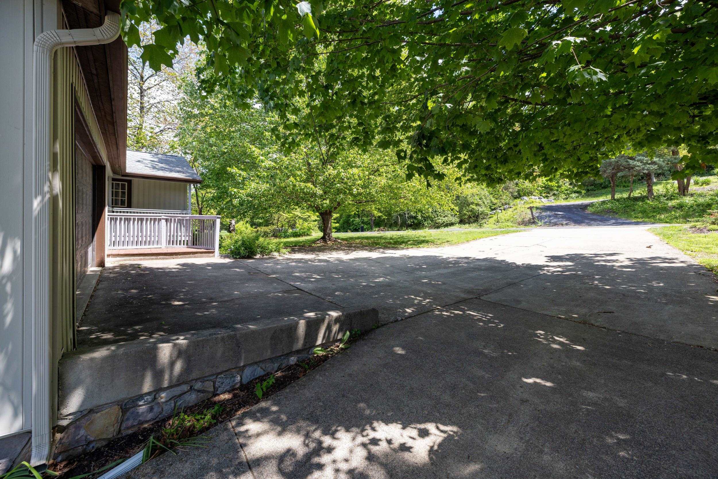 1161 LINCOLNSHIRE DR, ROCKINGHAM, Virginia 22802, 5 Bedrooms Bedrooms, ,3 BathroomsBathrooms,Residential,1161 LINCOLNSHIRE DR,664234 MLS # 664234