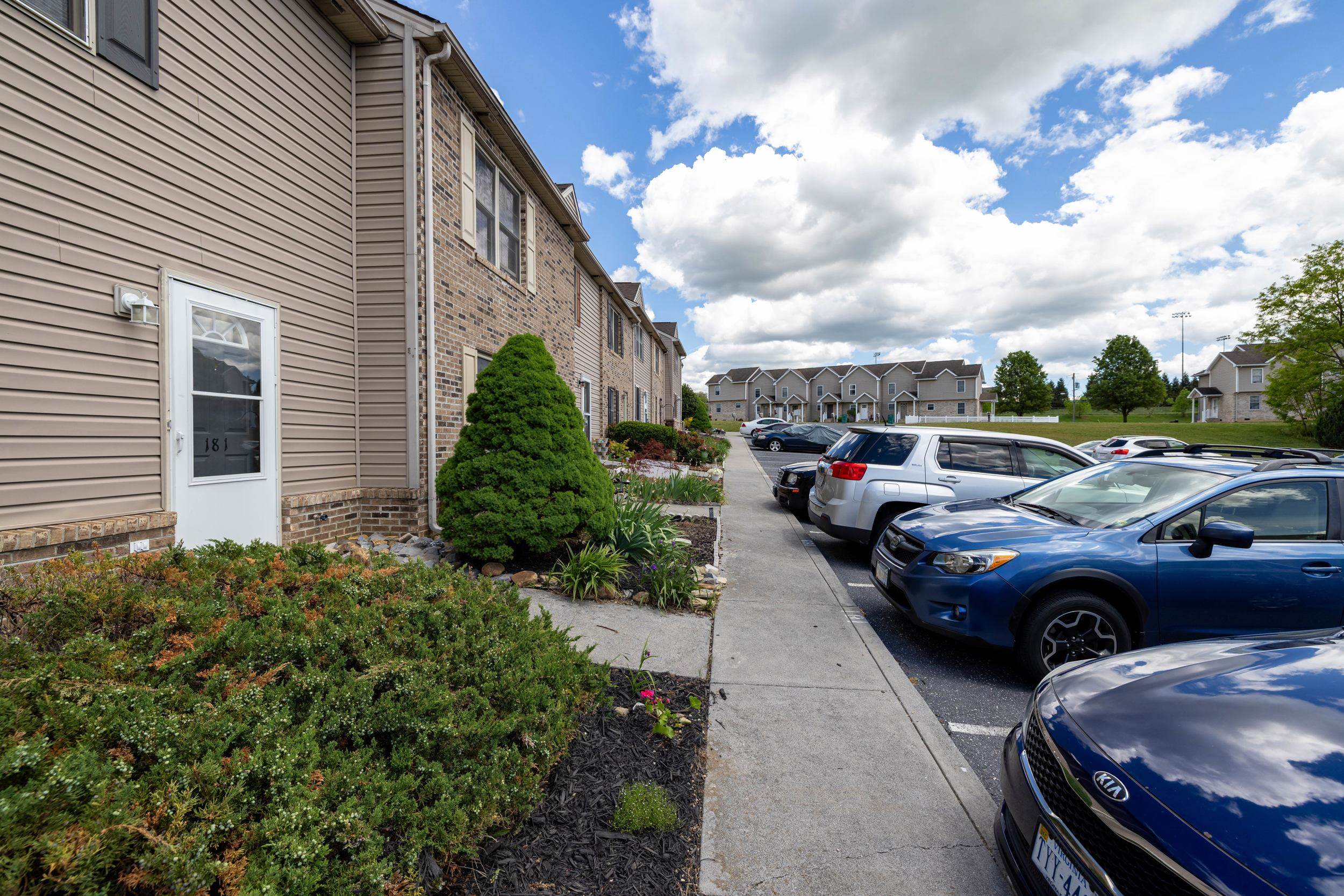 181 GRIFFIN LN, BROADWAY, Virginia 22815, 3 Bedrooms Bedrooms, ,2 BathroomsBathrooms,Residential,181 GRIFFIN LN,664235 MLS # 664235