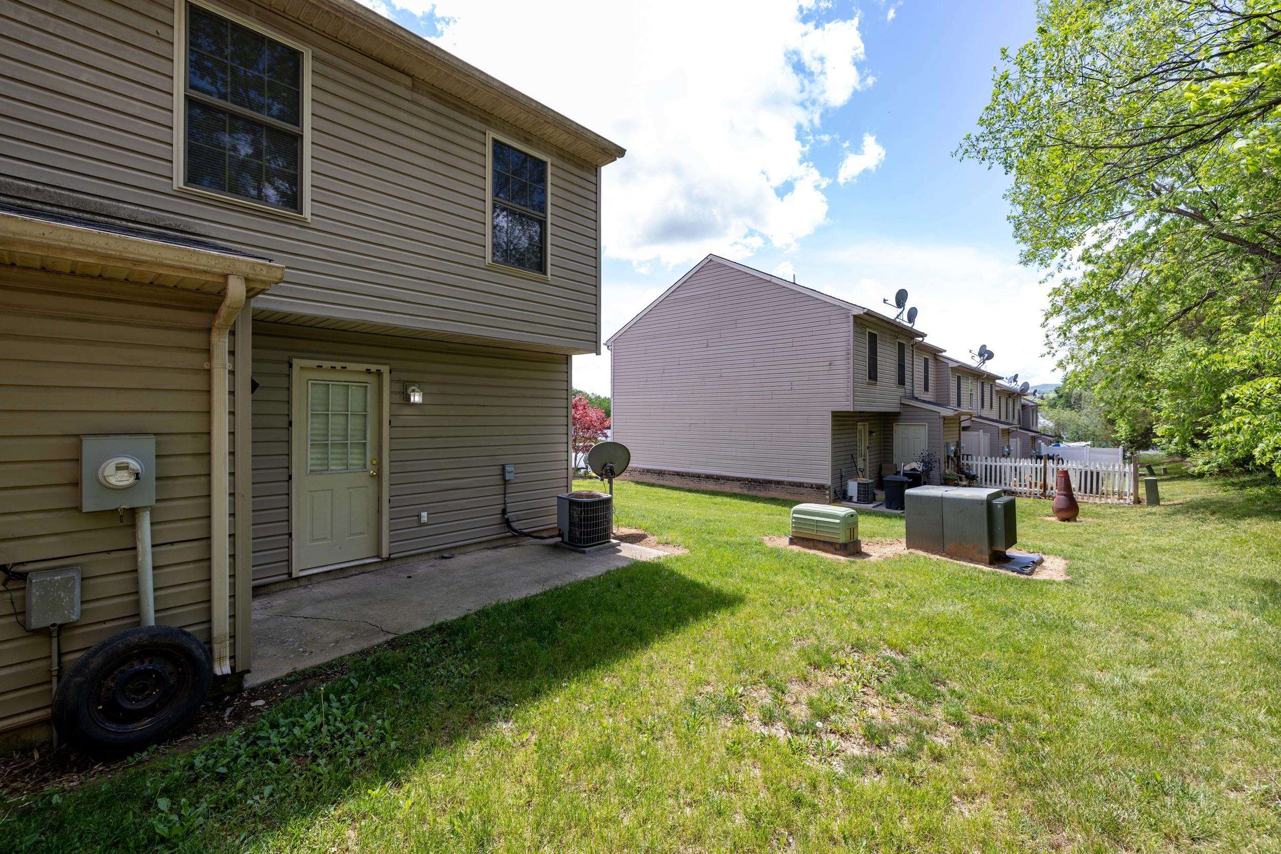181 GRIFFIN LN, BROADWAY, Virginia 22815, 3 Bedrooms Bedrooms, ,2 BathroomsBathrooms,Residential,181 GRIFFIN LN,664235 MLS # 664235
