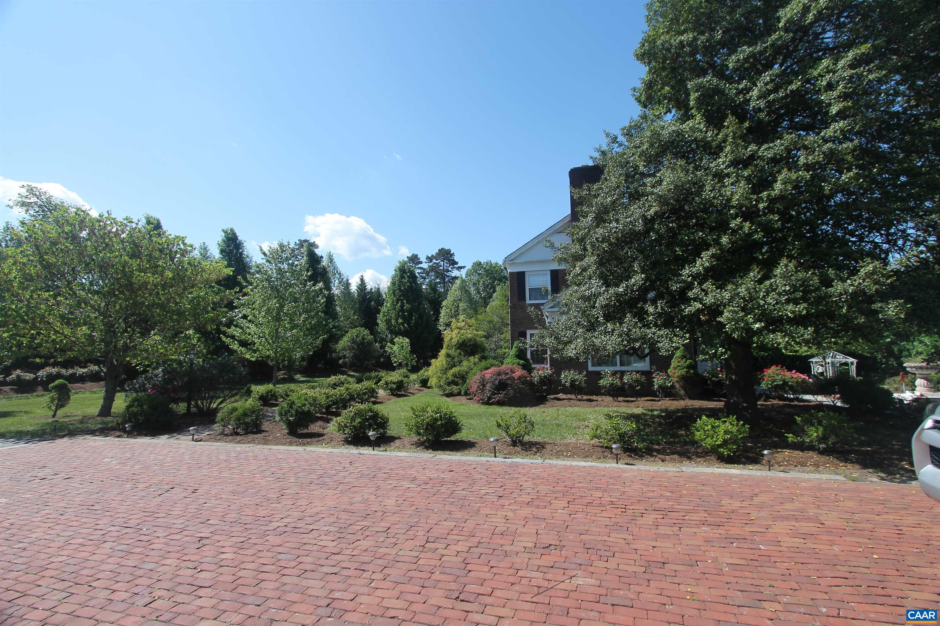 85 GEORGETOWN RD, CHARLOTTESVILLE, Virginia 22901, 3 Bedrooms Bedrooms, ,3 BathroomsBathrooms,Residential,OUT OF BOUNDS,85 GEORGETOWN RD,664240 MLS # 664240