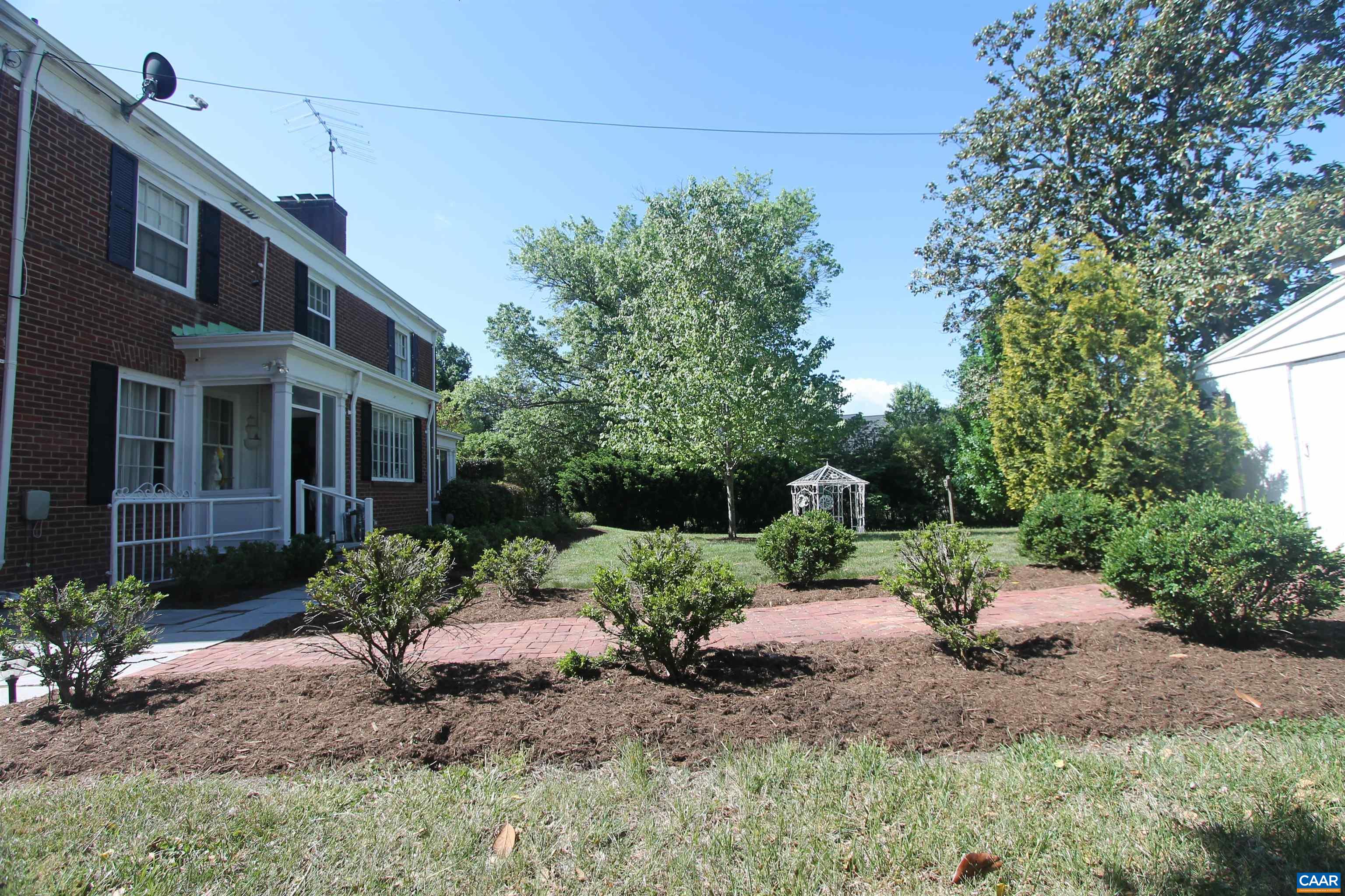 85 GEORGETOWN RD, CHARLOTTESVILLE, Virginia 22901, 3 Bedrooms Bedrooms, ,3 BathroomsBathrooms,Residential,OUT OF BOUNDS,85 GEORGETOWN RD,664240 MLS # 664240