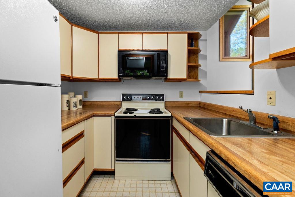 65 LADYSLIPPER LN, WINTERGREEN RESORT, Virginia 22967, 4 Bedrooms Bedrooms, ,2 BathroomsBathrooms,Residential,65 LADYSLIPPER LN,664246 MLS # 664246