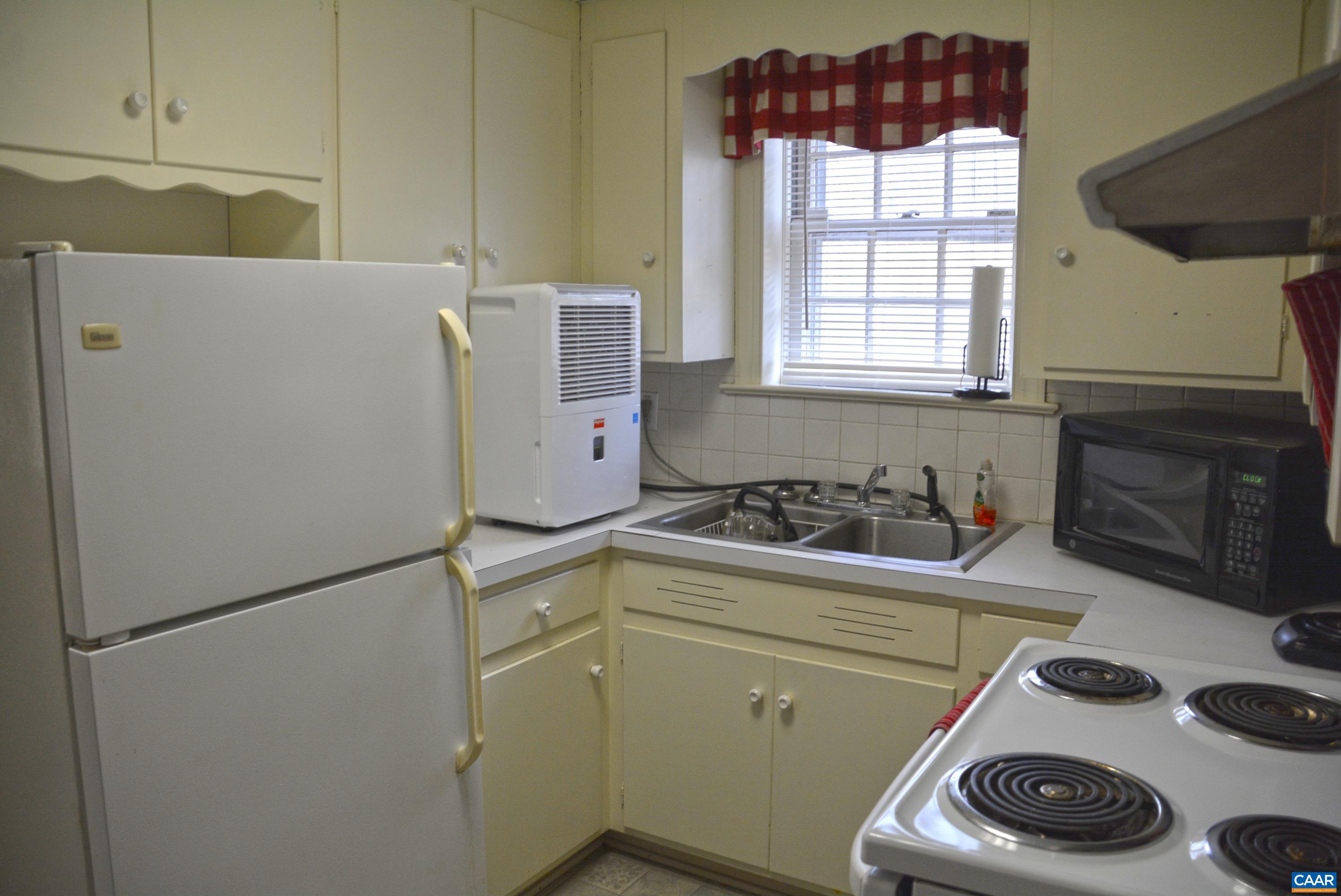 1104 HIGH ST, FARMVILLE, Virginia 23901, 3 Bedrooms Bedrooms, ,3 BathroomsBathrooms,Residential,1104 HIGH ST,664250 MLS # 664250