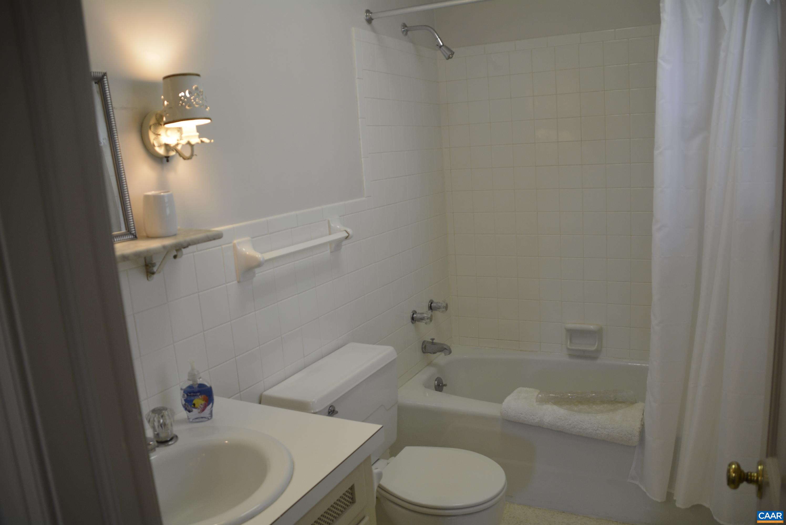 1104 HIGH ST, FARMVILLE, Virginia 23901, 3 Bedrooms Bedrooms, ,3 BathroomsBathrooms,Residential,1104 HIGH ST,664250 MLS # 664250