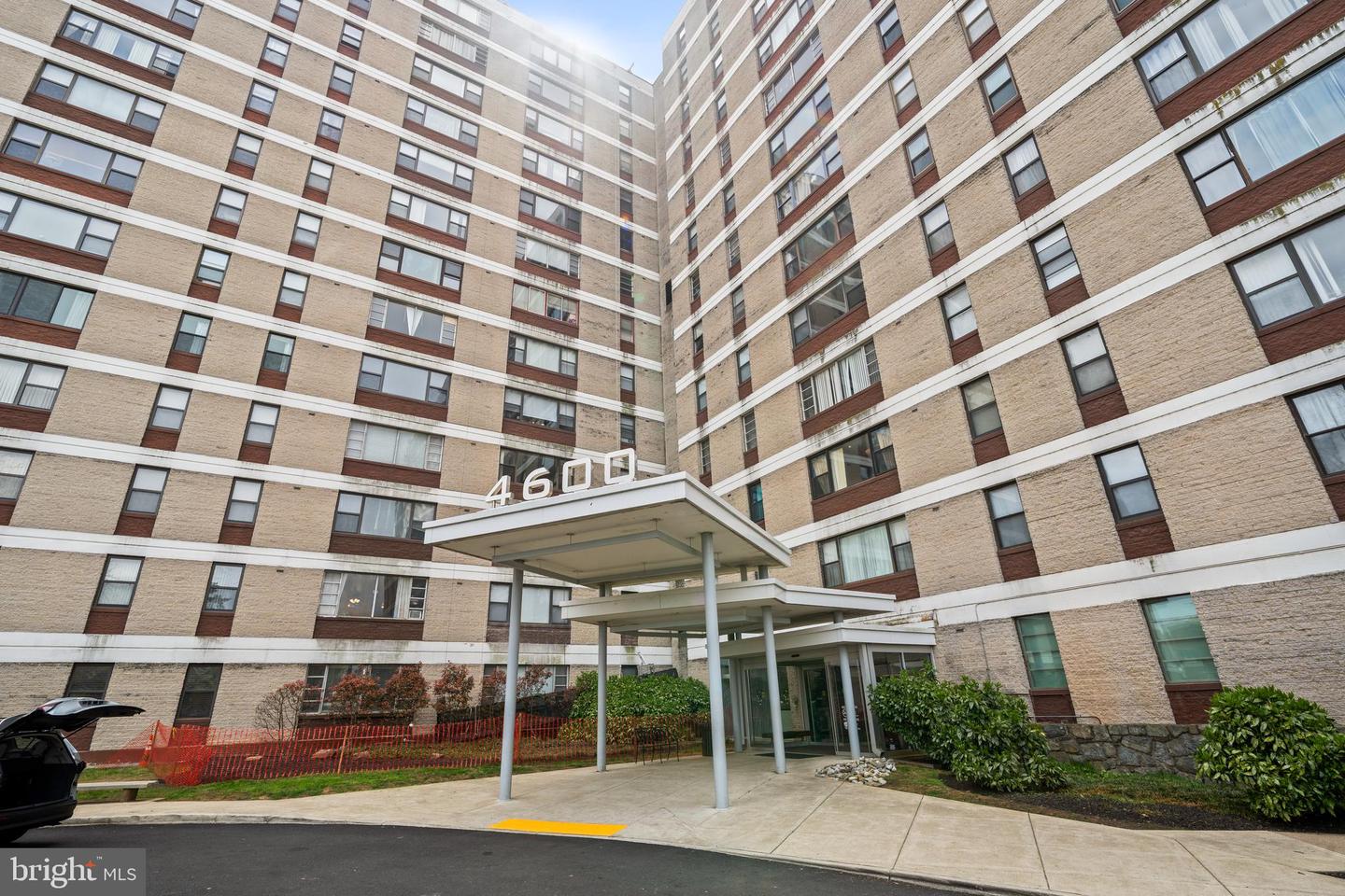 4600 DUKE ST #1300, ALEXANDRIA, Virginia 22304, 1 Bedroom Bedrooms, ,1 BathroomBathrooms,Residential,For sale,4600 DUKE ST #1300,VAAX2043828 MLS # VAAX2043828