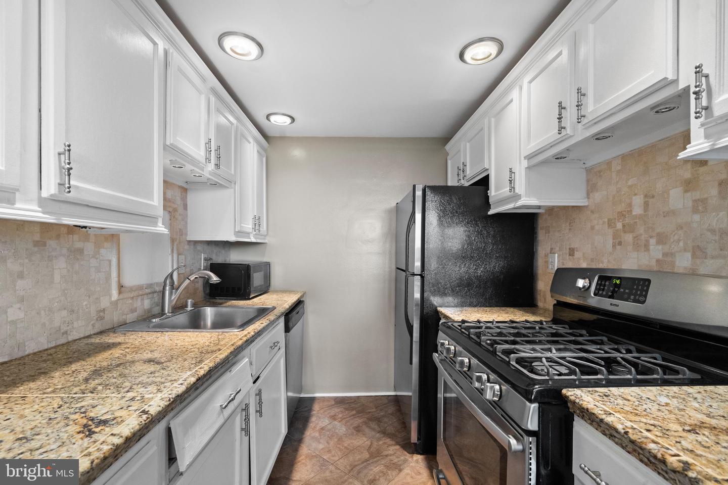 4600 DUKE ST #1300, ALEXANDRIA, Virginia 22304, 1 Bedroom Bedrooms, ,1 BathroomBathrooms,Residential,For sale,4600 DUKE ST #1300,VAAX2043828 MLS # VAAX2043828