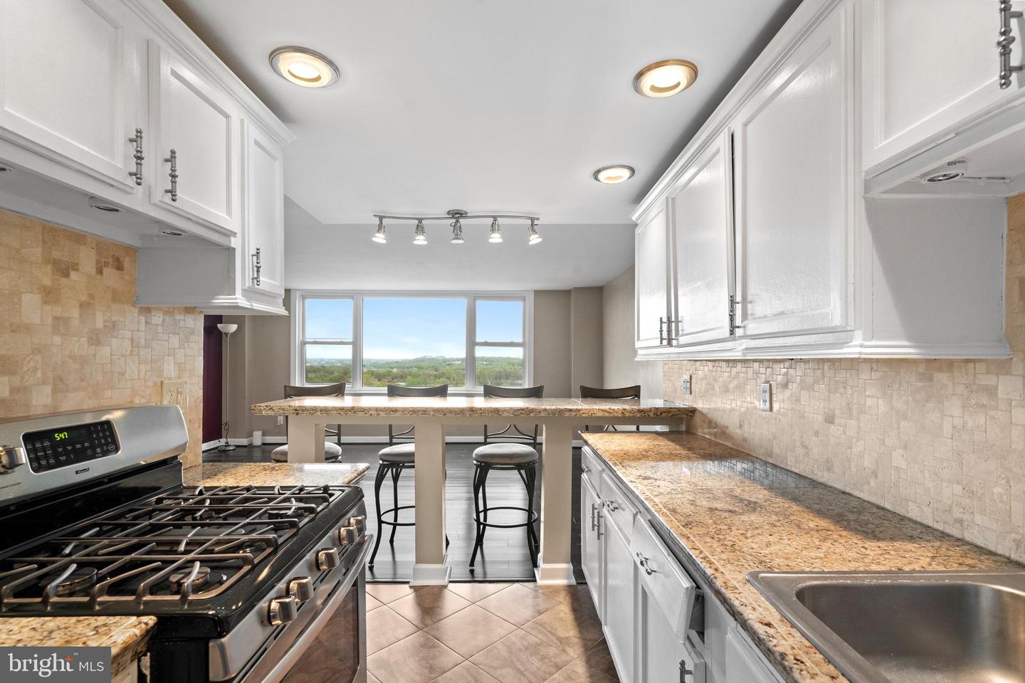 4600 DUKE ST #1300, ALEXANDRIA, Virginia 22304, 1 Bedroom Bedrooms, ,1 BathroomBathrooms,Residential,For sale,4600 DUKE ST #1300,VAAX2043828 MLS # VAAX2043828