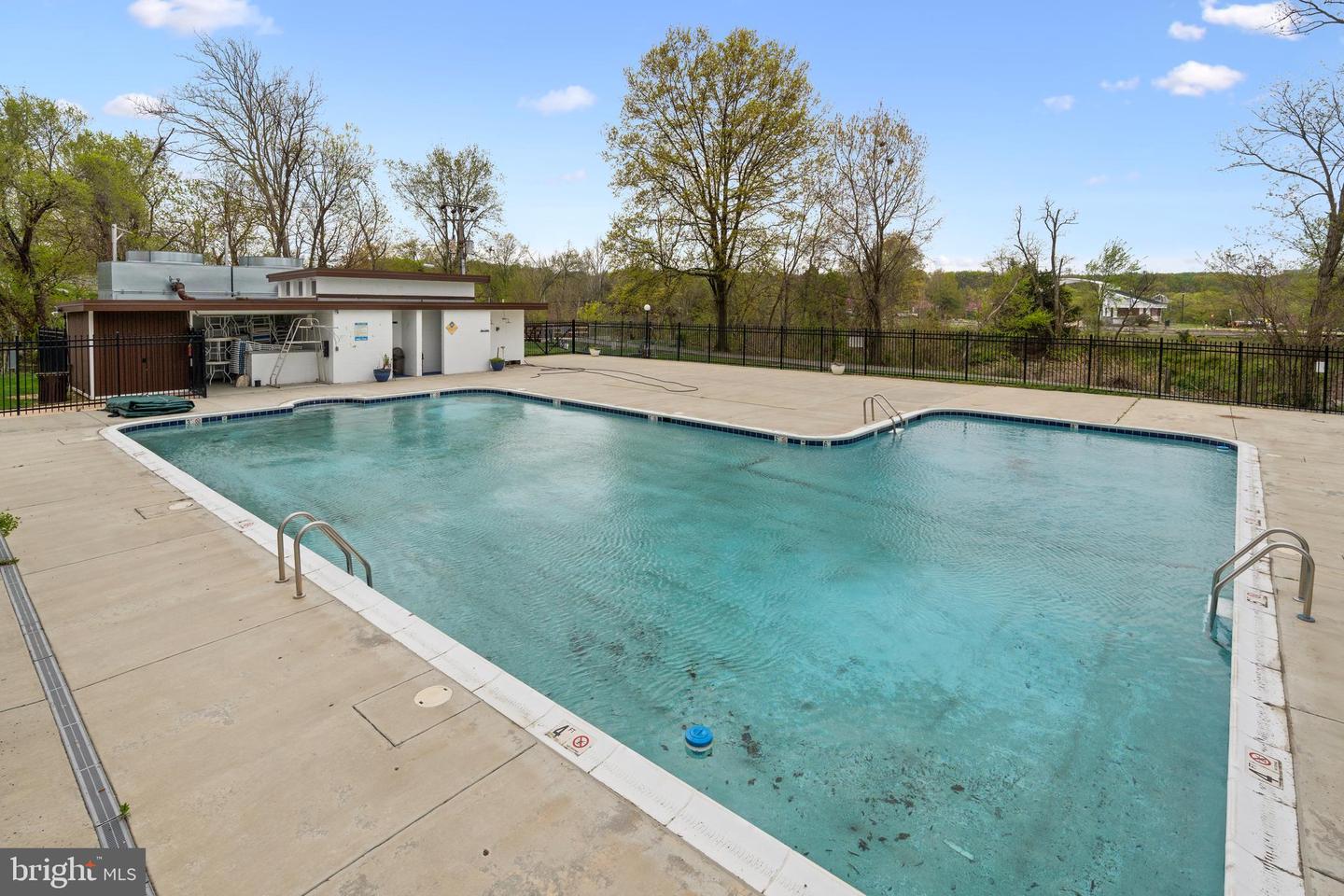 4600 DUKE ST #1300, ALEXANDRIA, Virginia 22304, 1 Bedroom Bedrooms, ,1 BathroomBathrooms,Residential,For sale,4600 DUKE ST #1300,VAAX2043828 MLS # VAAX2043828