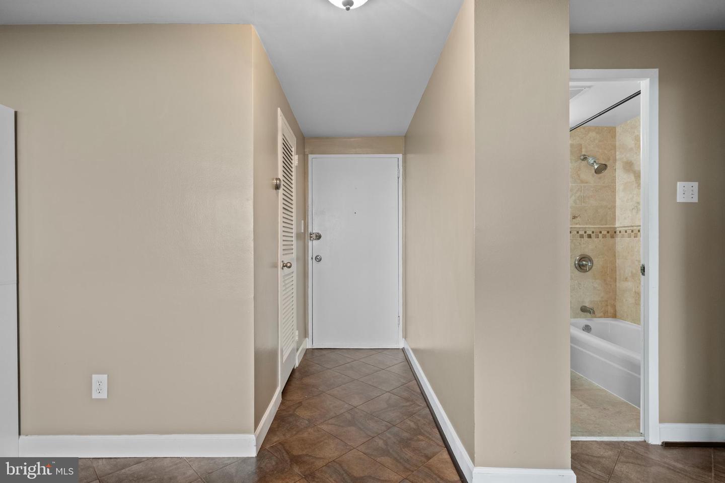 4600 DUKE ST #1300, ALEXANDRIA, Virginia 22304, 1 Bedroom Bedrooms, ,1 BathroomBathrooms,Residential,For sale,4600 DUKE ST #1300,VAAX2043828 MLS # VAAX2043828