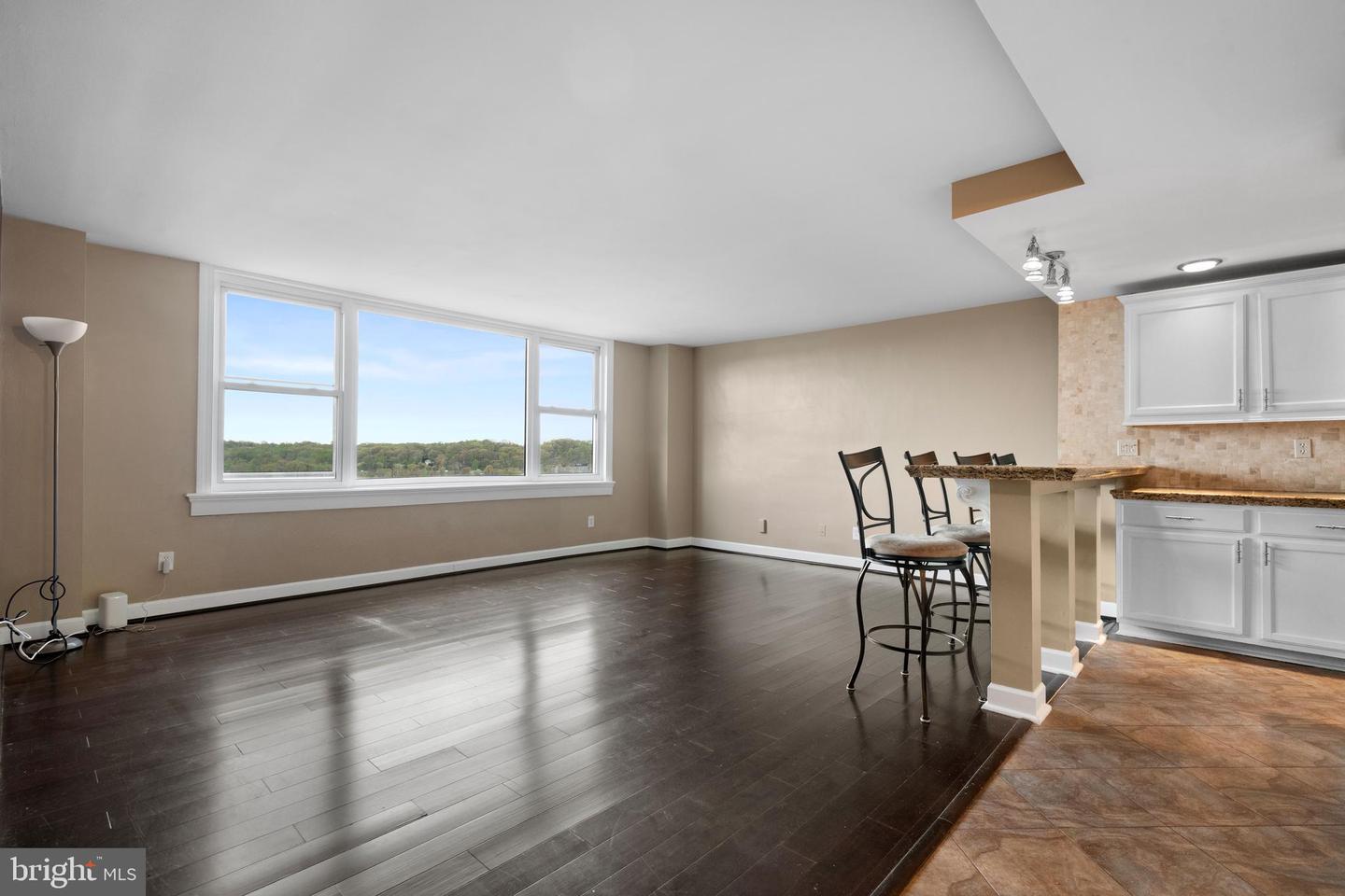 4600 DUKE ST #1300, ALEXANDRIA, Virginia 22304, 1 Bedroom Bedrooms, ,1 BathroomBathrooms,Residential,For sale,4600 DUKE ST #1300,VAAX2043828 MLS # VAAX2043828