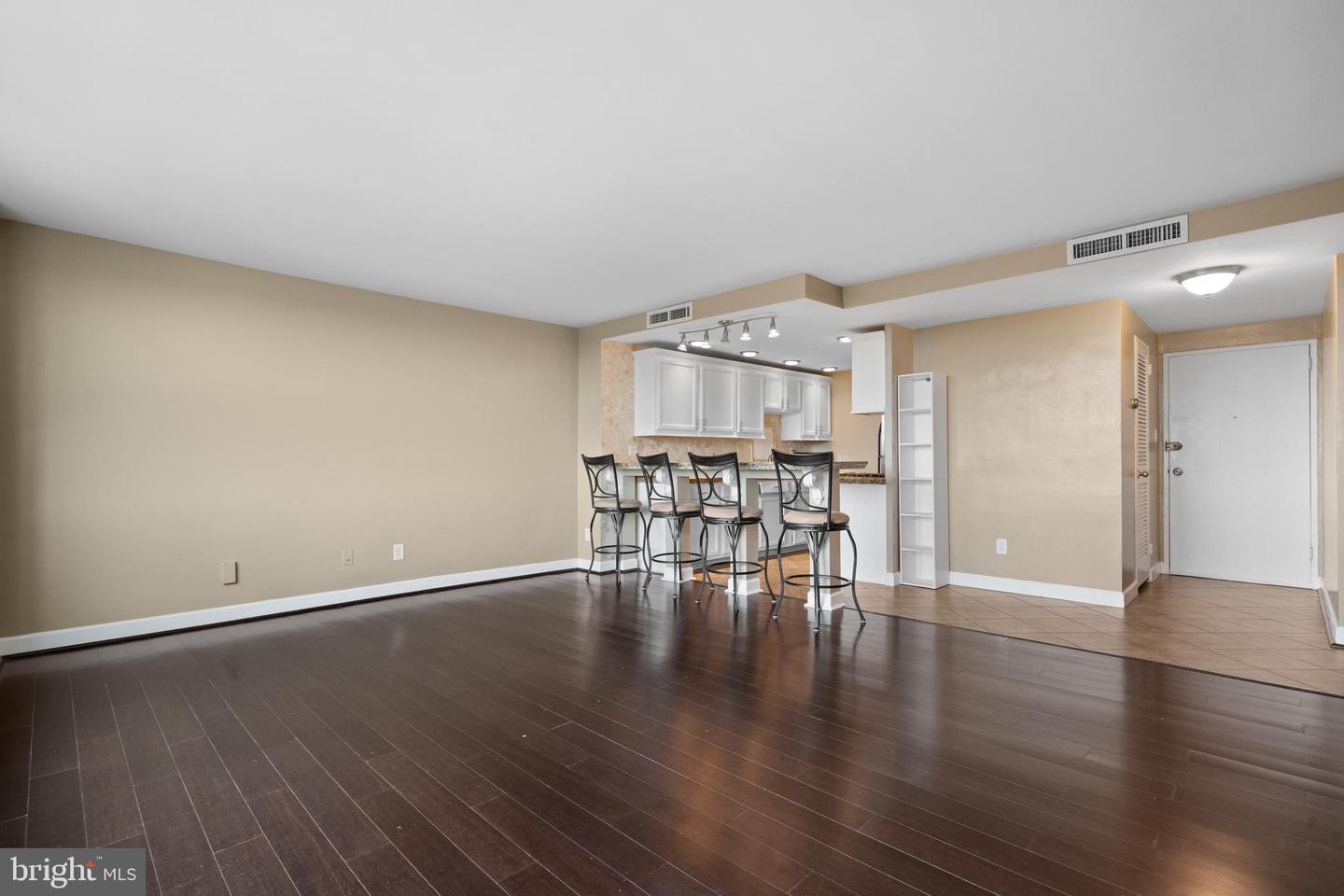 4600 DUKE ST #1300, ALEXANDRIA, Virginia 22304, 1 Bedroom Bedrooms, ,1 BathroomBathrooms,Residential,For sale,4600 DUKE ST #1300,VAAX2043828 MLS # VAAX2043828
