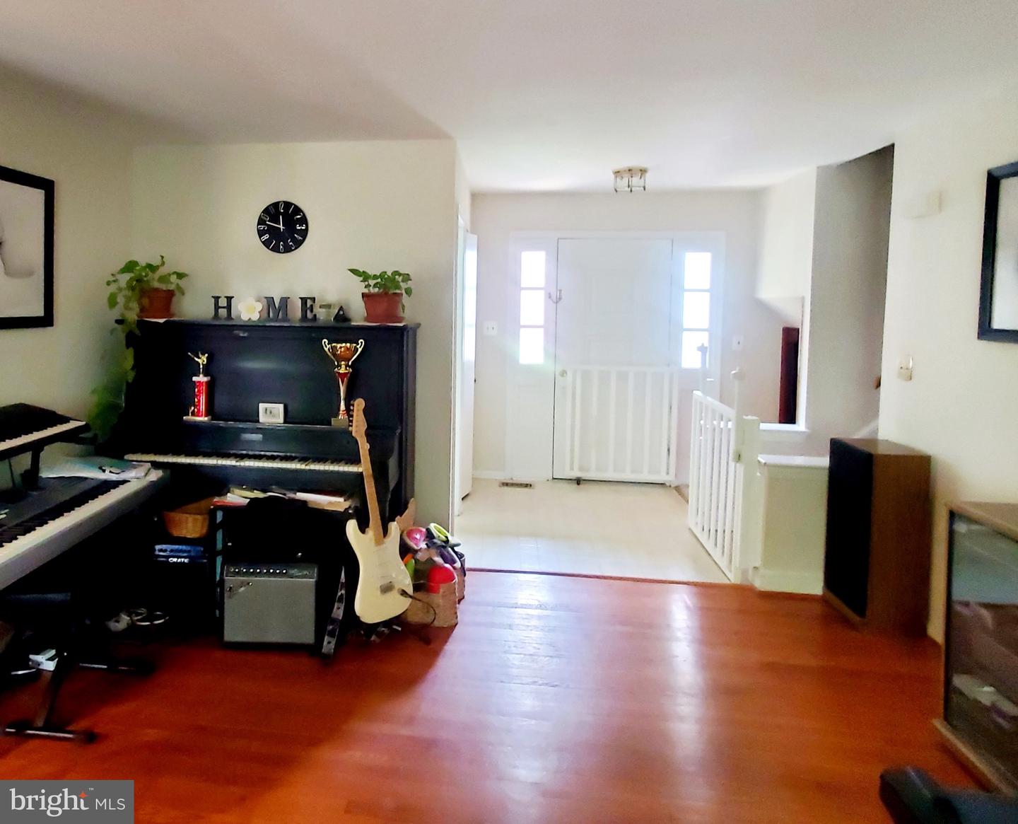 1928 HULL RD, VIENNA, Virginia 22182, 4 Bedrooms Bedrooms, ,2 BathroomsBathrooms,Residential,For sale,1928 HULL RD,VAFX2232822 MLS # VAFX2232822