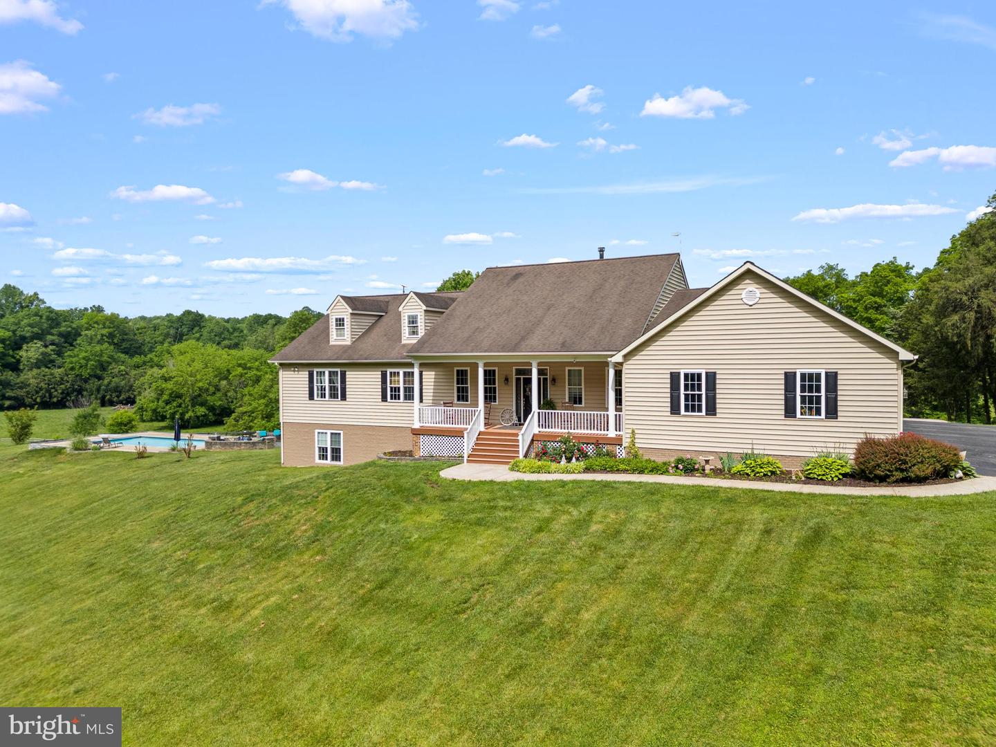 7312 OAK LN, MARSHALL, Virginia 20115, 4 Bedrooms Bedrooms, ,3 BathroomsBathrooms,Farm,For sale,7312 OAK LN,VAFQ2016554 MLS # VAFQ2016554