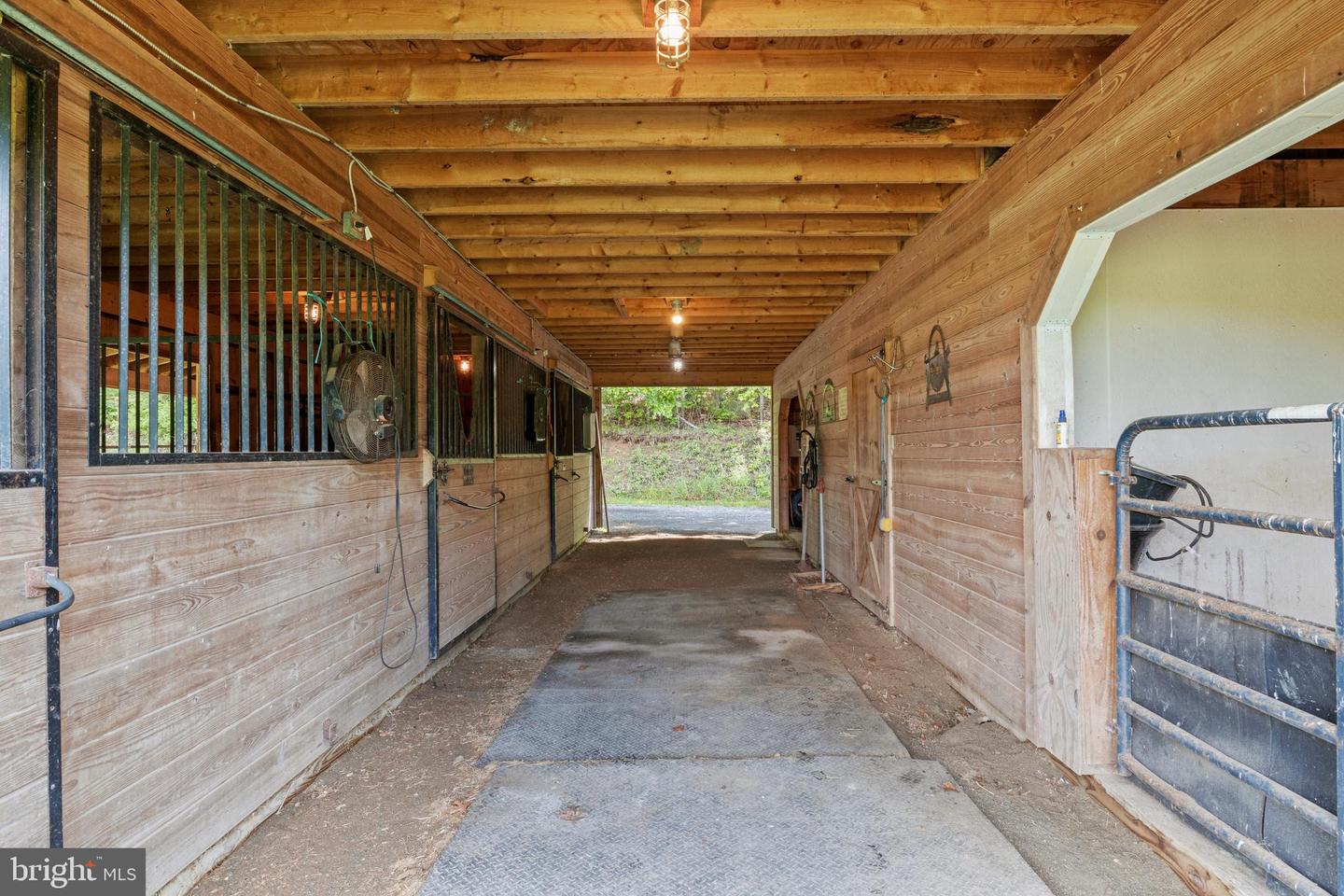 7312 OAK LN, MARSHALL, Virginia 20115, 4 Bedrooms Bedrooms, ,3 BathroomsBathrooms,Farm,For sale,7312 OAK LN,VAFQ2016554 MLS # VAFQ2016554