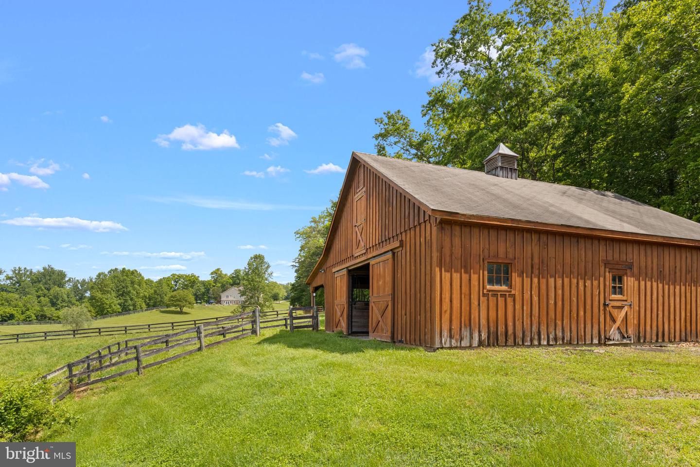 7312 OAK LN, MARSHALL, Virginia 20115, 4 Bedrooms Bedrooms, ,3 BathroomsBathrooms,Farm,For sale,7312 OAK LN,VAFQ2016554 MLS # VAFQ2016554
