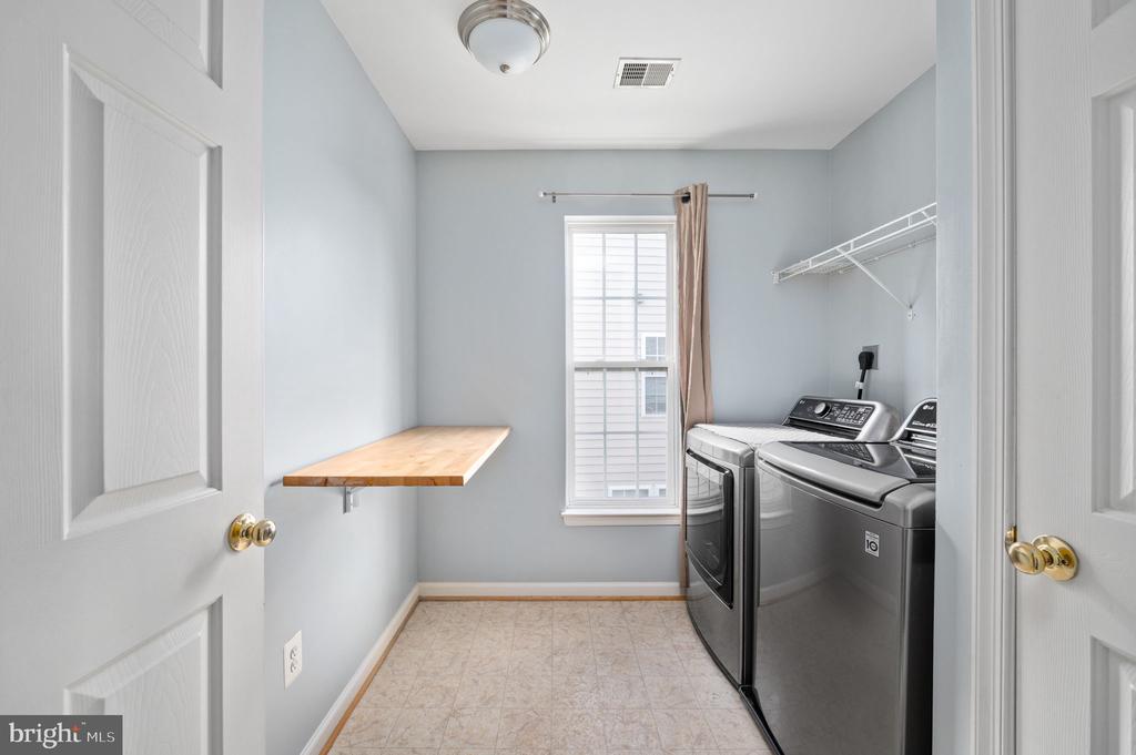 5606 JOSHUA TREE CIR, FREDERICKSBURG, Virginia 22407, 4 Bedrooms Bedrooms, ,2 BathroomsBathrooms,Residential,5606 JOSHUA TREE CIR,VASP2032248 MLS # VASP2032248