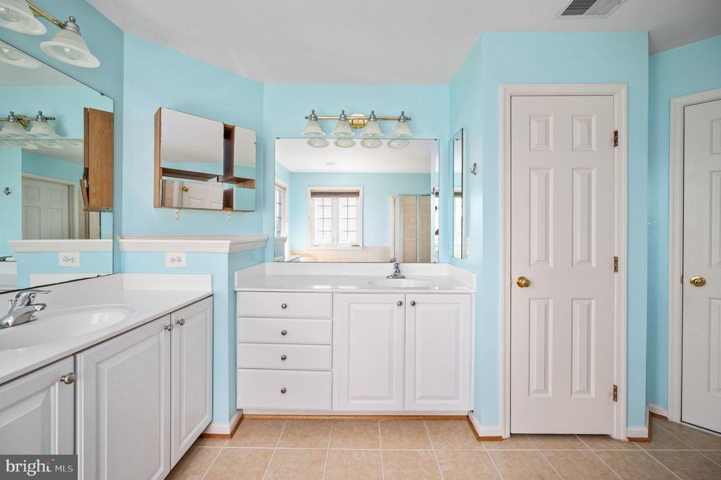 5606 JOSHUA TREE CIR, FREDERICKSBURG, Virginia 22407, 4 Bedrooms Bedrooms, ,2 BathroomsBathrooms,Residential,5606 JOSHUA TREE CIR,VASP2032248 MLS # VASP2032248