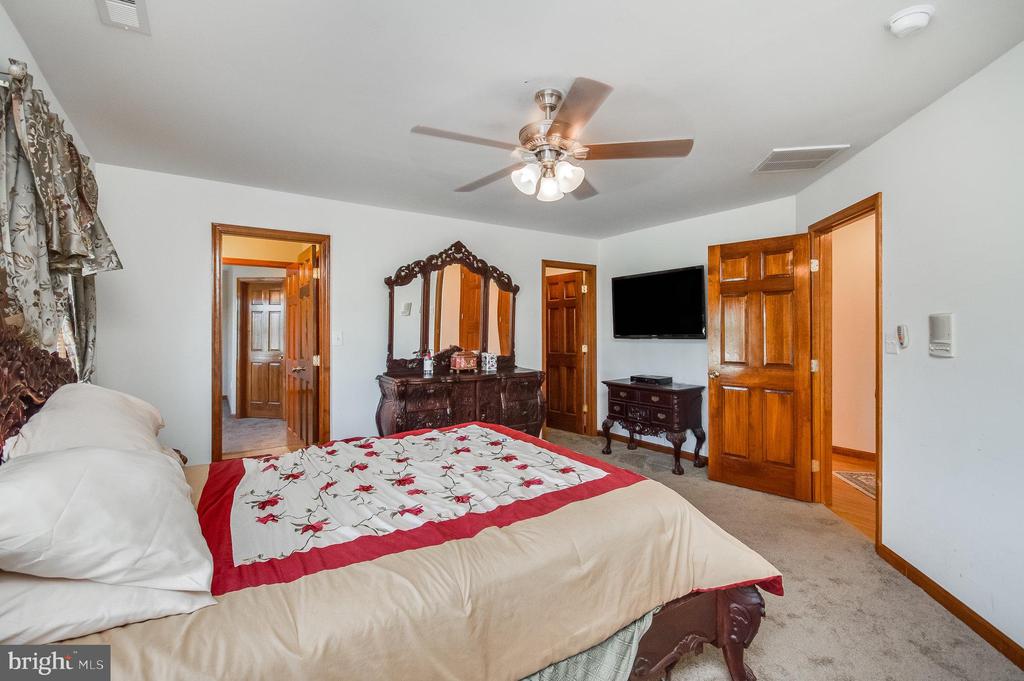 11425 CUSTERS TRCE, SPOTSYLVANIA, Virginia 22553, 4 Bedrooms Bedrooms, ,4 BathroomsBathrooms,Residential,11425 CUSTERS TRCE,VASP2032390 MLS # VASP2032390