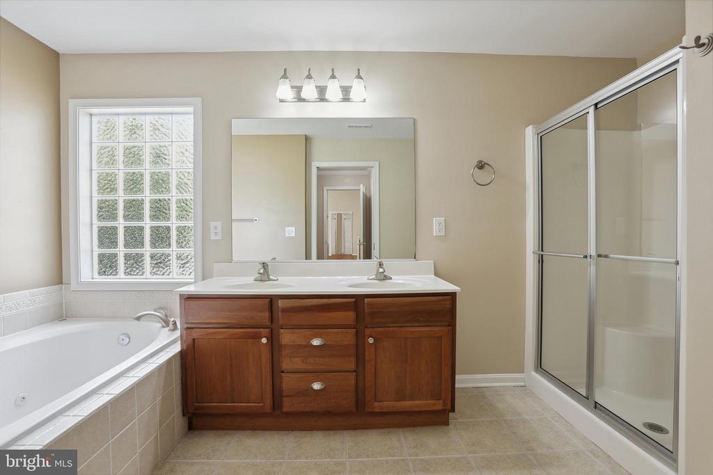 200 SAYLERS CREEK RD, LOCUST GROVE, Virginia 22508, 4 Bedrooms Bedrooms, ,2 BathroomsBathrooms,Residential,200 SAYLERS CREEK RD,VAOR2009552 MLS # VAOR2009552