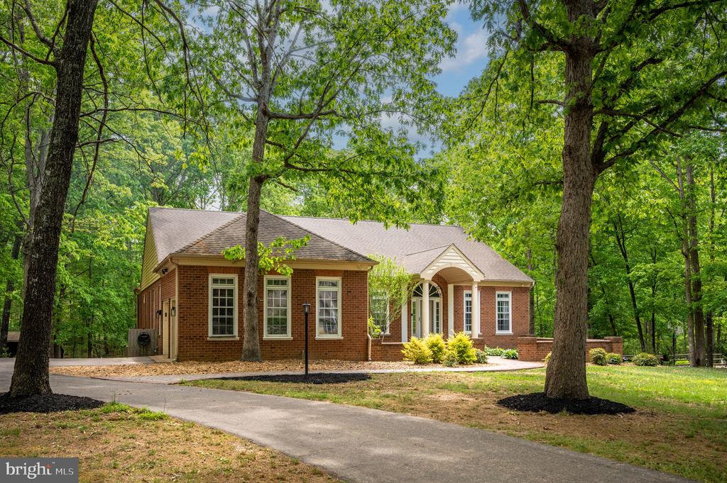 8504 MATTHEW MAURY CT, SPOTSYLVANIA, Virginia 22553, 5 Bedrooms Bedrooms, ,4 BathroomsBathrooms,Residential,8504 MATTHEW MAURY CT,VASP2032738 MLS # VASP2032738