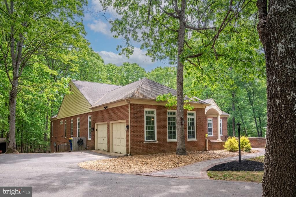 8504 MATTHEW MAURY CT, SPOTSYLVANIA, Virginia 22553, 5 Bedrooms Bedrooms, ,4 BathroomsBathrooms,Residential,8504 MATTHEW MAURY CT,VASP2032738 MLS # VASP2032738
