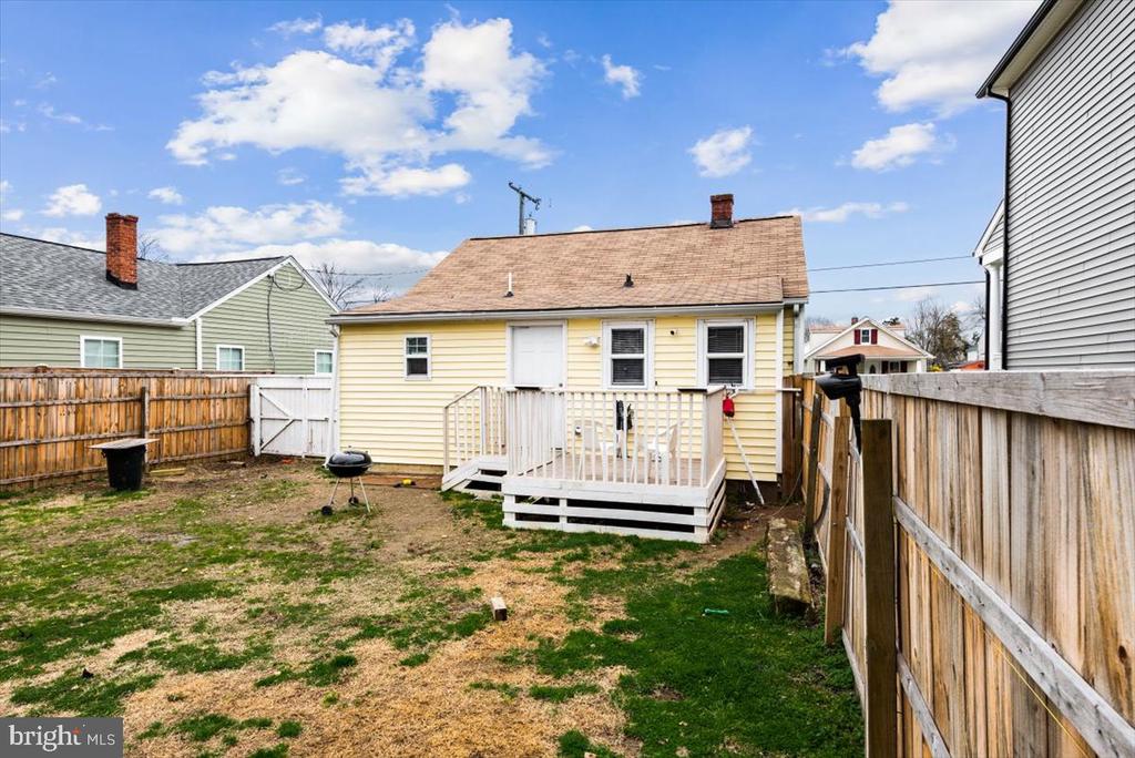 216 BEND FARM RD, FREDERICKSBURG, Virginia 22408, 2 Bedrooms Bedrooms, ,2 BathroomsBathrooms,Residential,216 BEND FARM RD,VASP2032822 MLS # VASP2032822