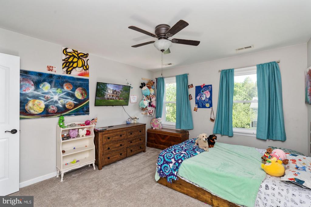5930 W COPPER MOUNTAIN DR, SPOTSYLVANIA, Virginia 22553, 4 Bedrooms Bedrooms, ,2 BathroomsBathrooms,Residential,5930 W COPPER MOUNTAIN DR,VASP2032832 MLS # VASP2032832