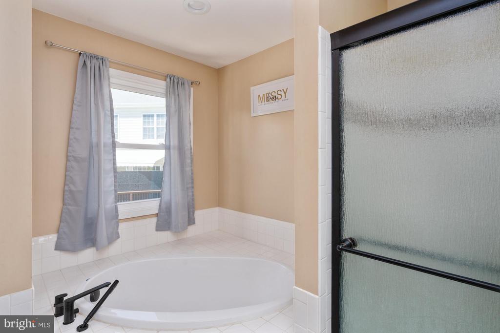 5930 W COPPER MOUNTAIN DR, SPOTSYLVANIA, Virginia 22553, 4 Bedrooms Bedrooms, ,2 BathroomsBathrooms,Residential,5930 W COPPER MOUNTAIN DR,VASP2032832 MLS # VASP2032832