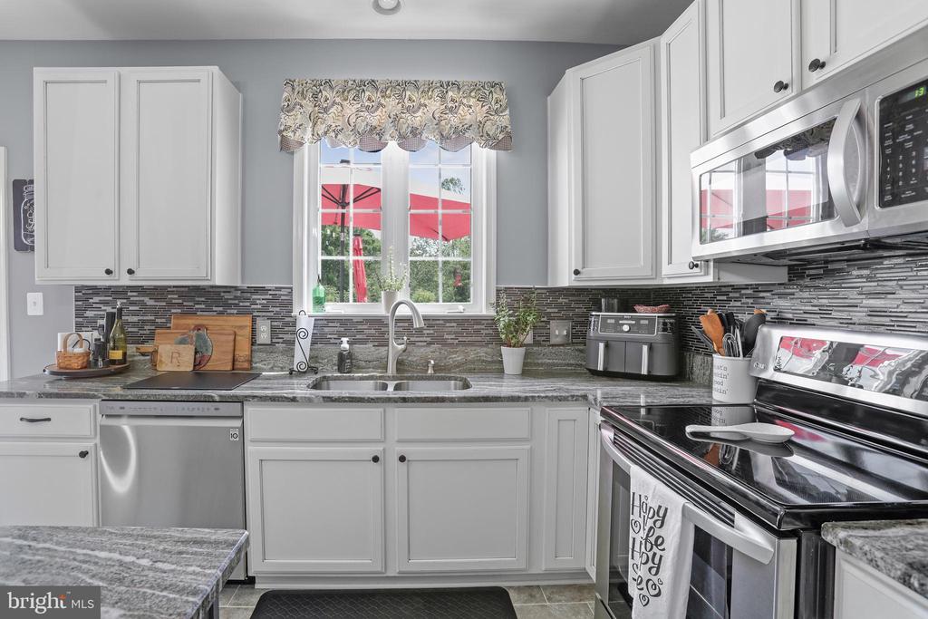 2609 MELISSA CT, FREDERICKSBURG, Virginia 22408, 5 Bedrooms Bedrooms, ,4 BathroomsBathrooms,Residential,2609 MELISSA CT,VASP2032876 MLS # VASP2032876
