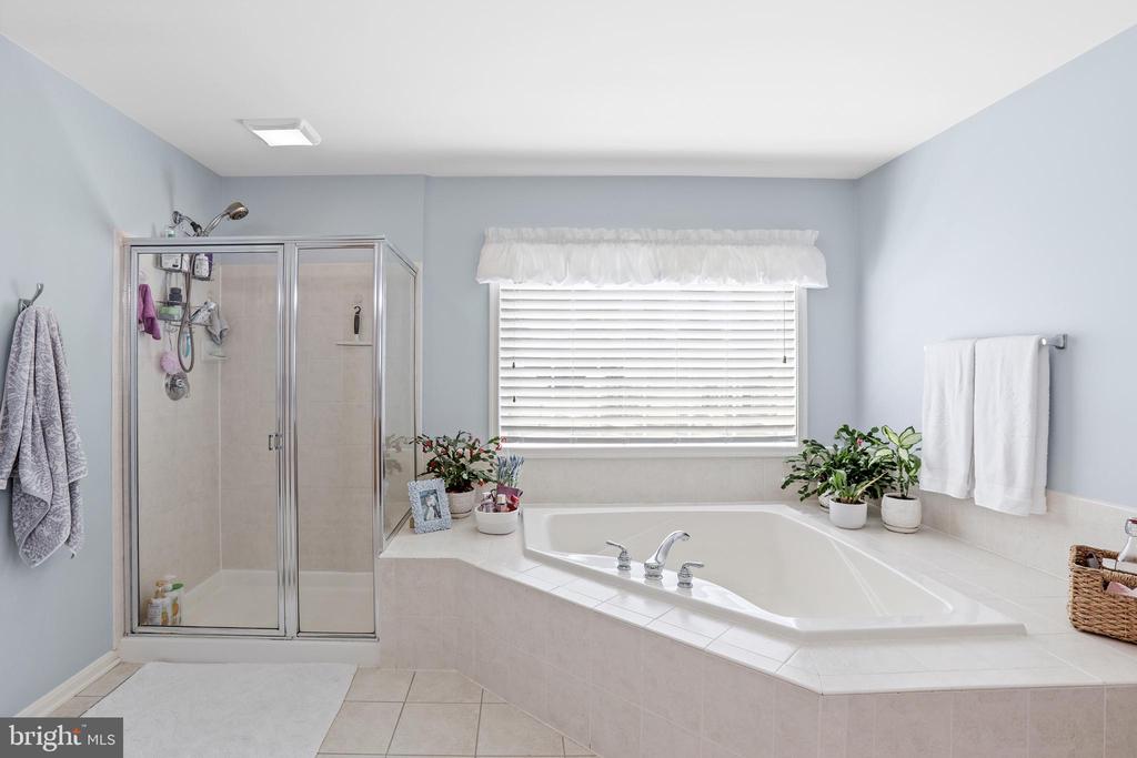 2609 MELISSA CT, FREDERICKSBURG, Virginia 22408, 5 Bedrooms Bedrooms, ,4 BathroomsBathrooms,Residential,2609 MELISSA CT,VASP2032876 MLS # VASP2032876